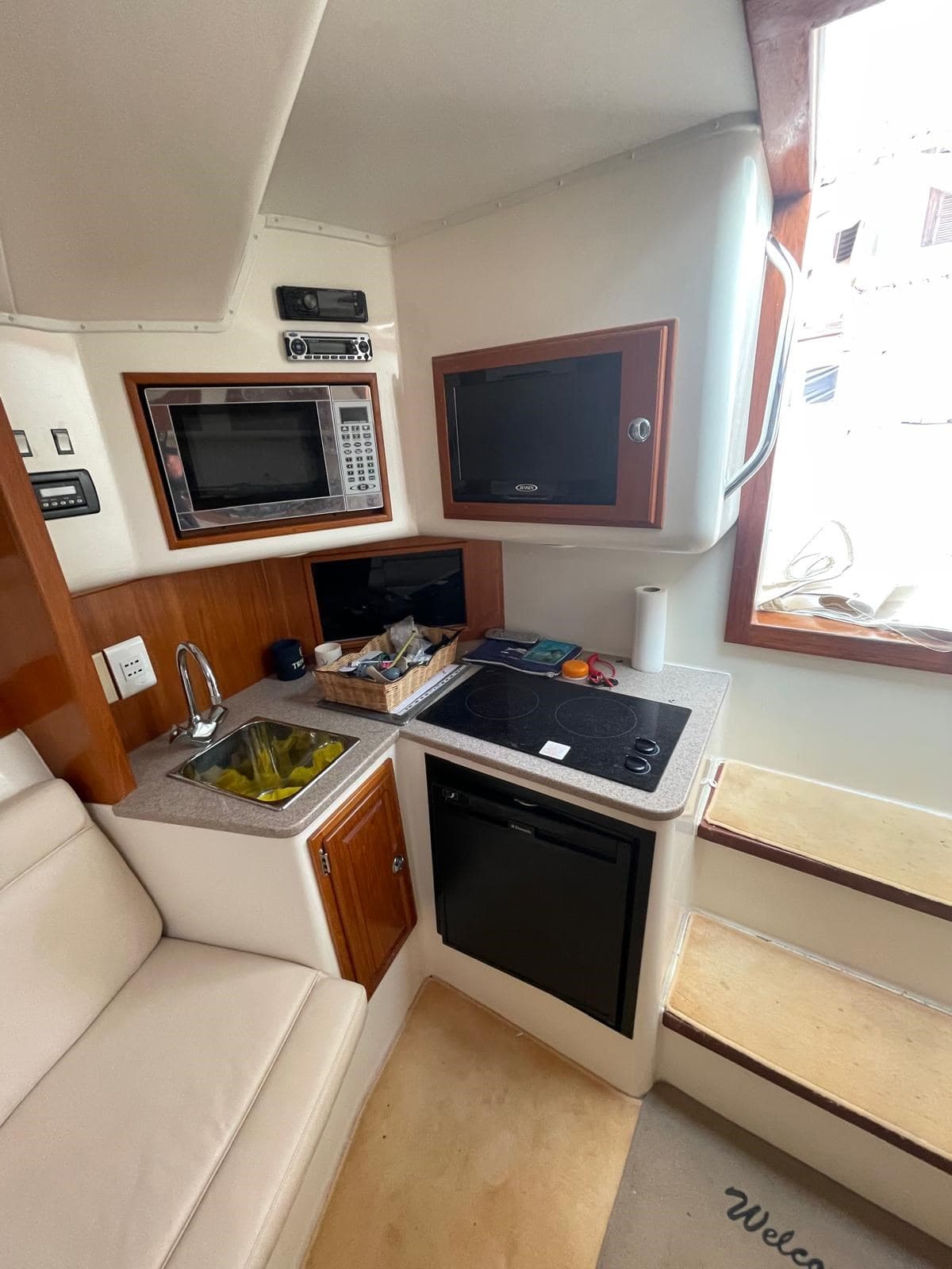 Carolina Classic 32 Classic Express - Interior View Carolina Classic 32 Classic Express - Interior View