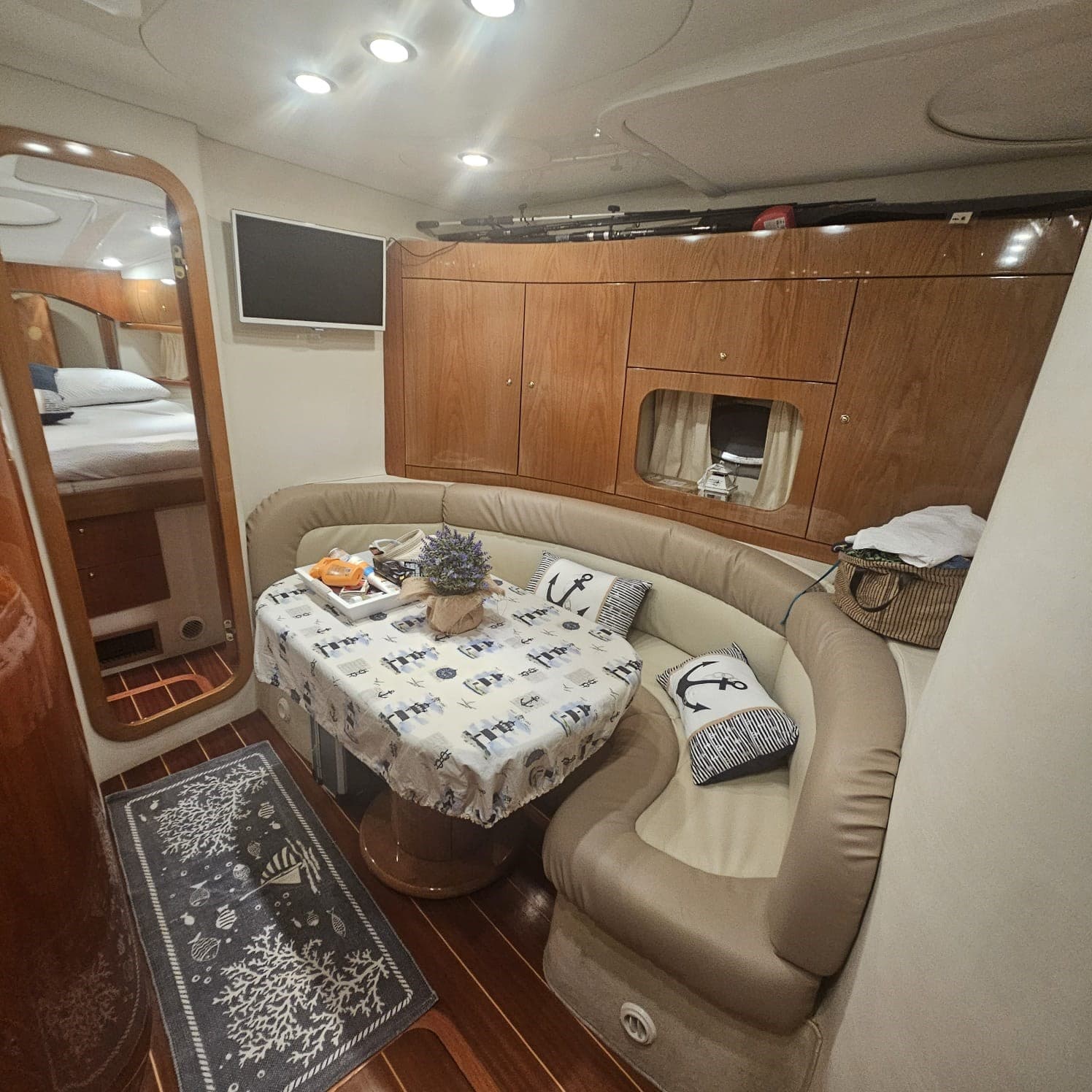 Innovazioni e Progetti Mira 43 - Deck View Innovazioni e Progetti Mira 43 - Deck View