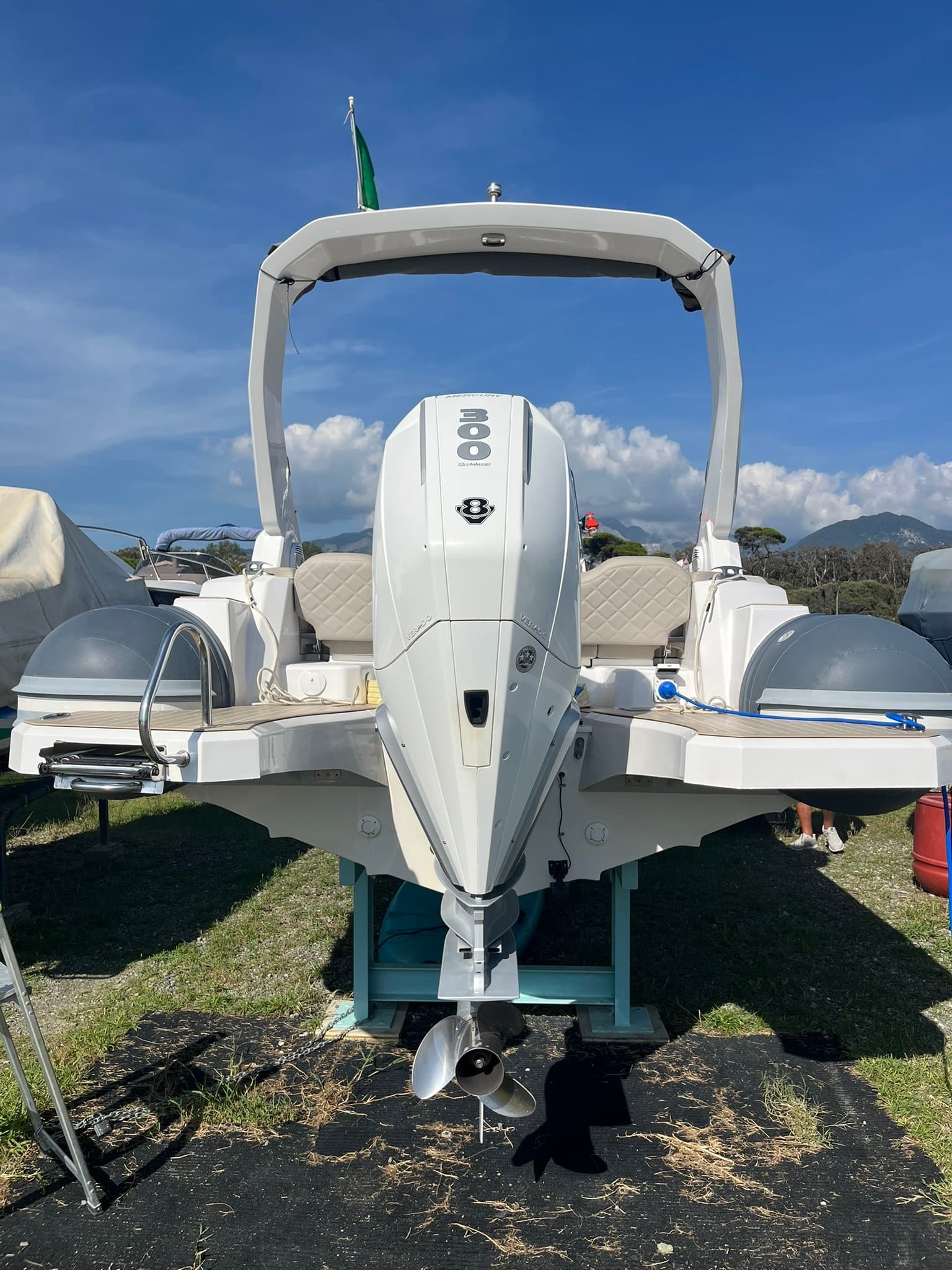 Salpa Soleil 26 - Deck View Salpa Soleil 26 - Deck View