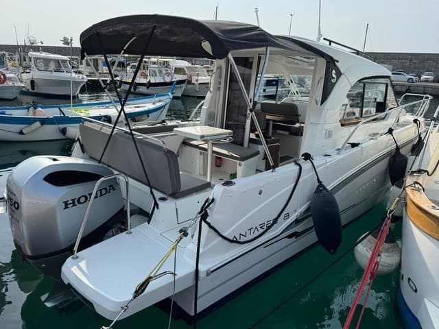 Beneteau Antares 8 - Main View Beneteau Antares 8 - Main View