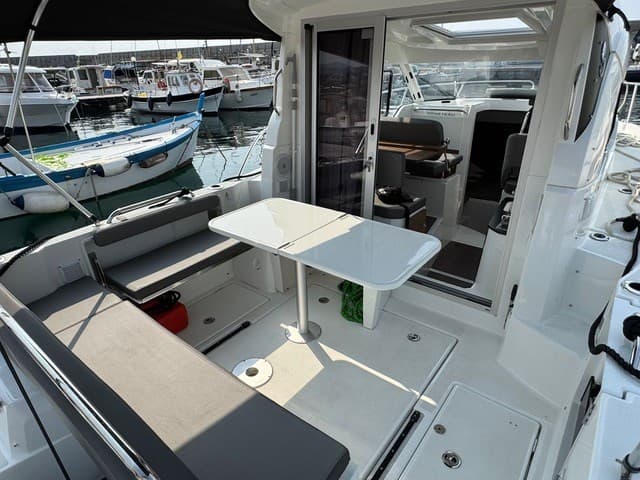 Beneteau Antares 8 - Interior View Beneteau Antares 8 - Interior View