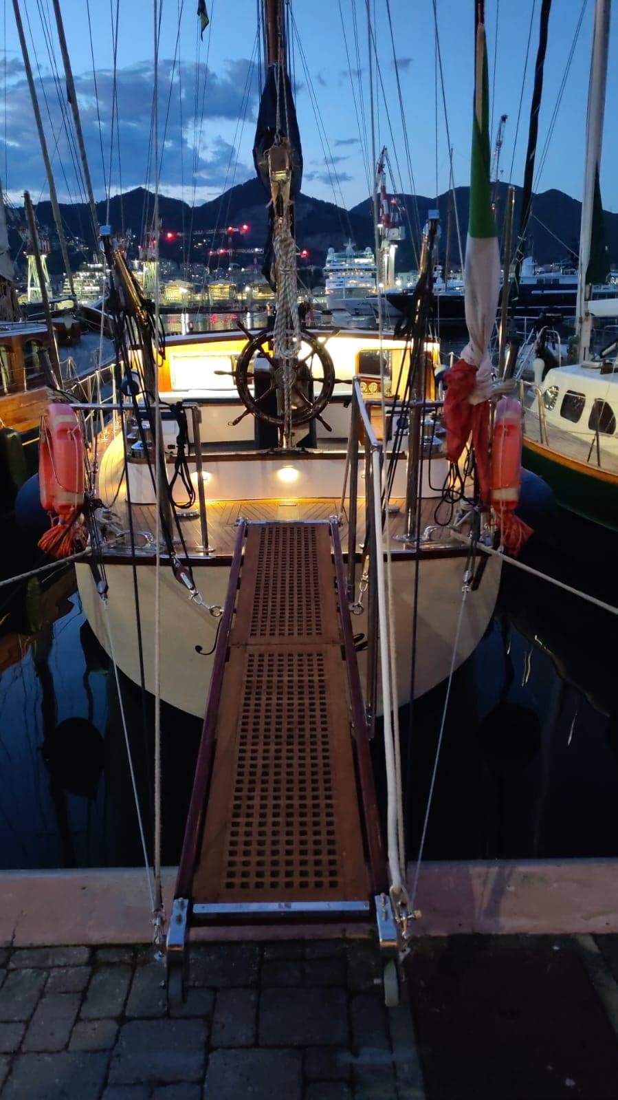 Ciro Massa Kecht Motorsailer usato - foto hero 19