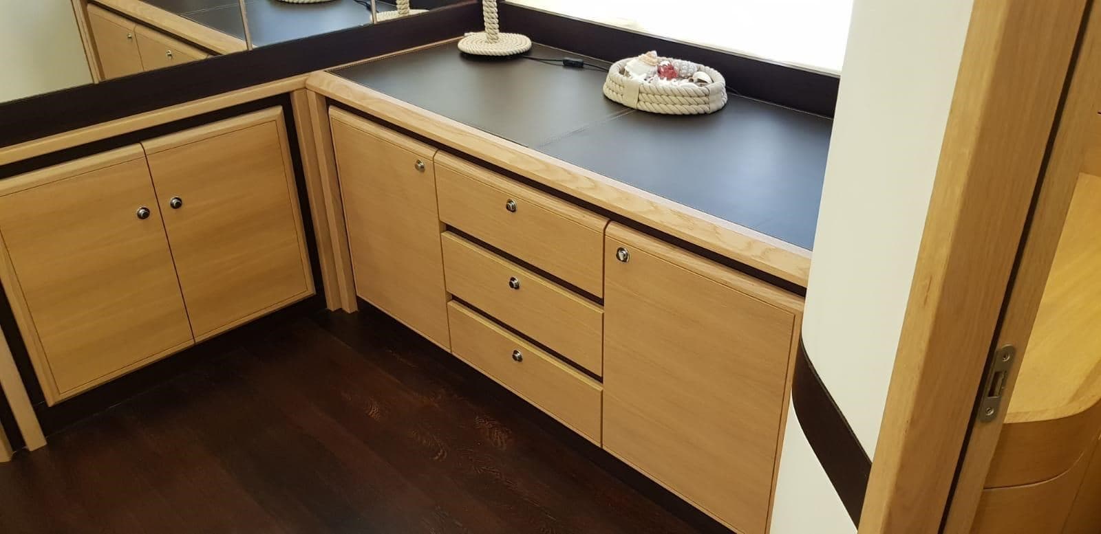 Abacus Marine Abacus 61 - Deck View Abacus Marine Abacus 61 - Deck View