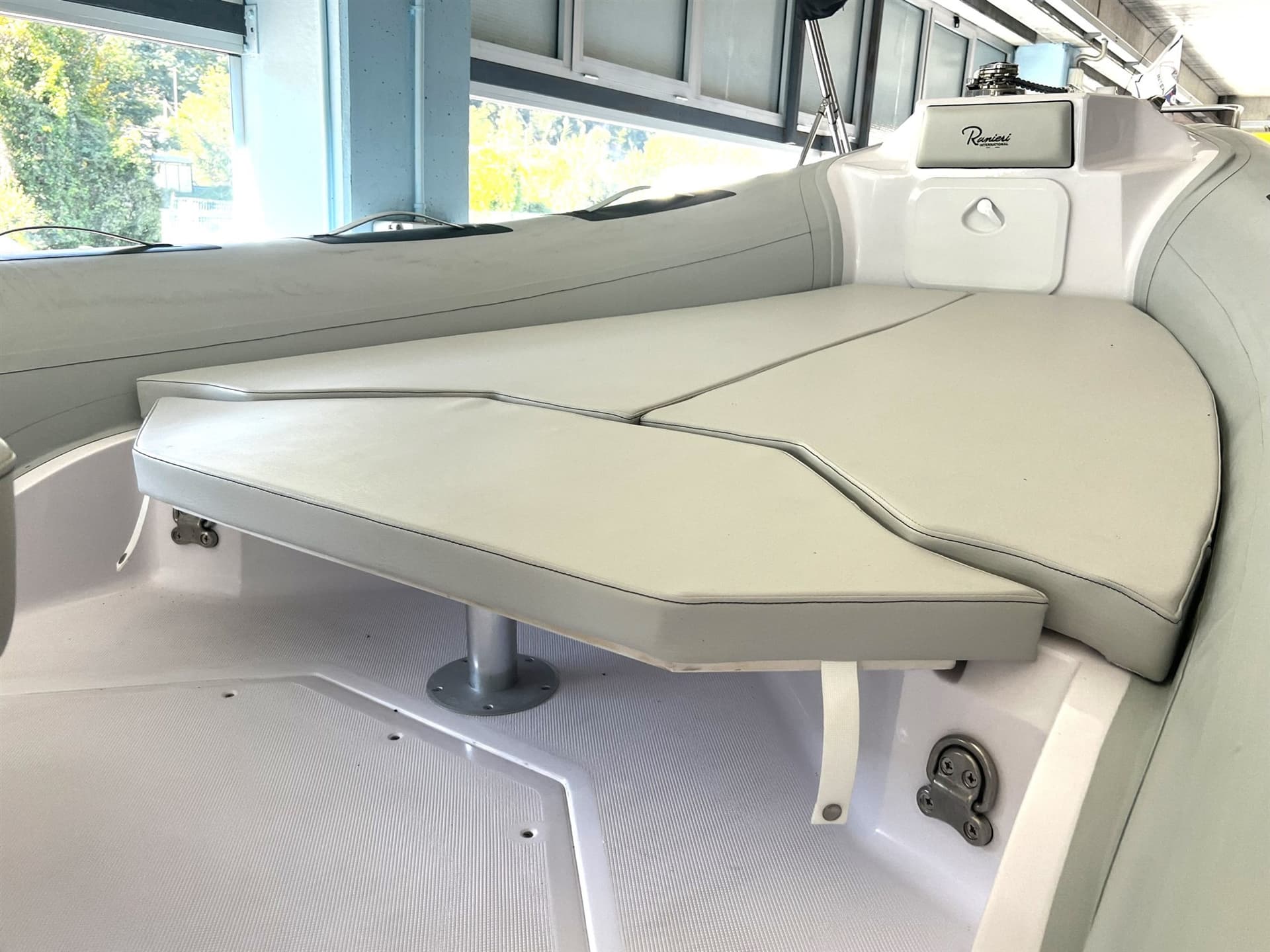 Ranieri International Cayman 26 Sport Touring - Deck View Ranieri International Cayman 26 Sport Touring - Deck View