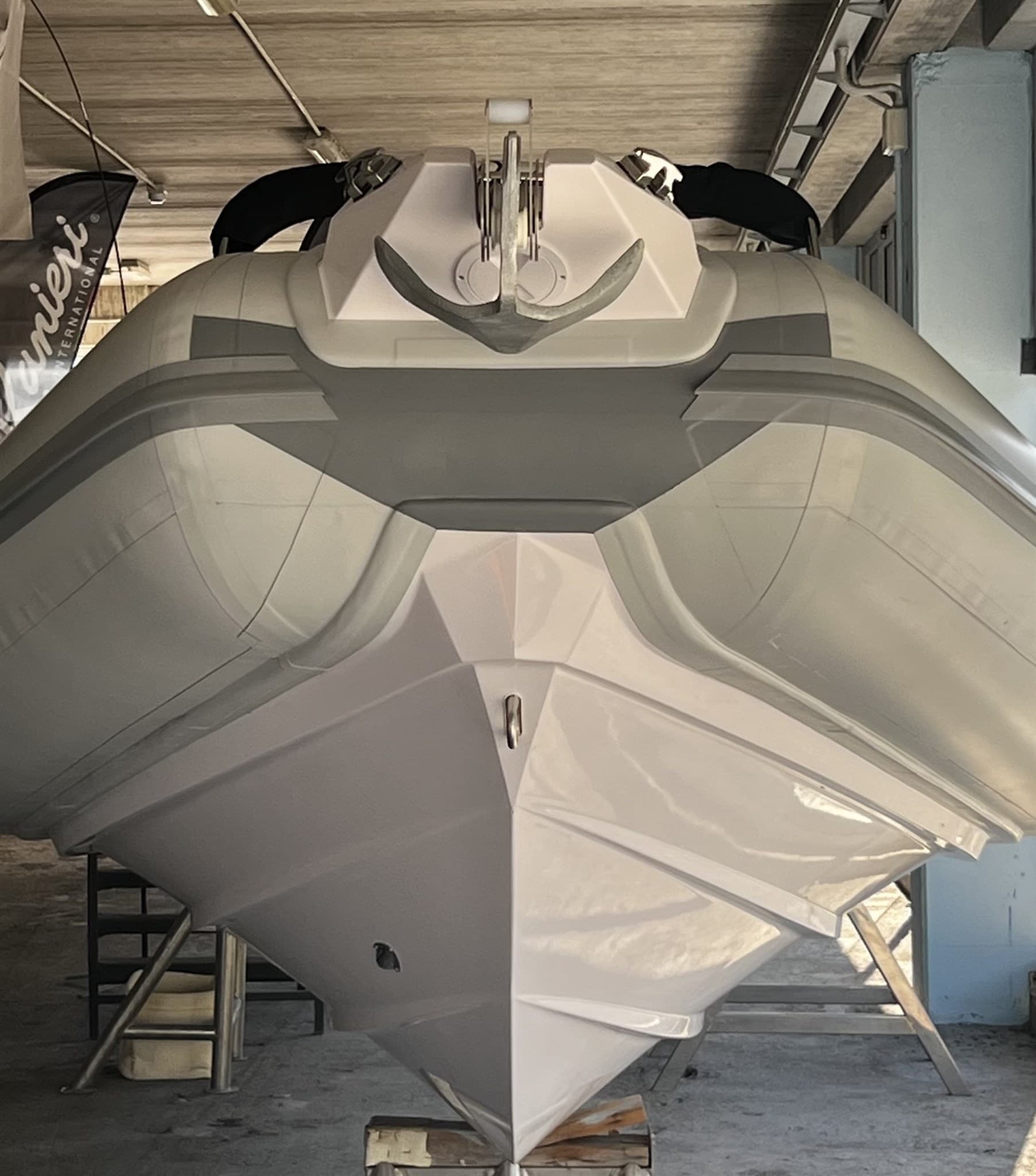 Ranieri International Cayman 26 Sport Touring - Detail View 1 Ranieri International Cayman 26 Sport Touring - Detail View 1