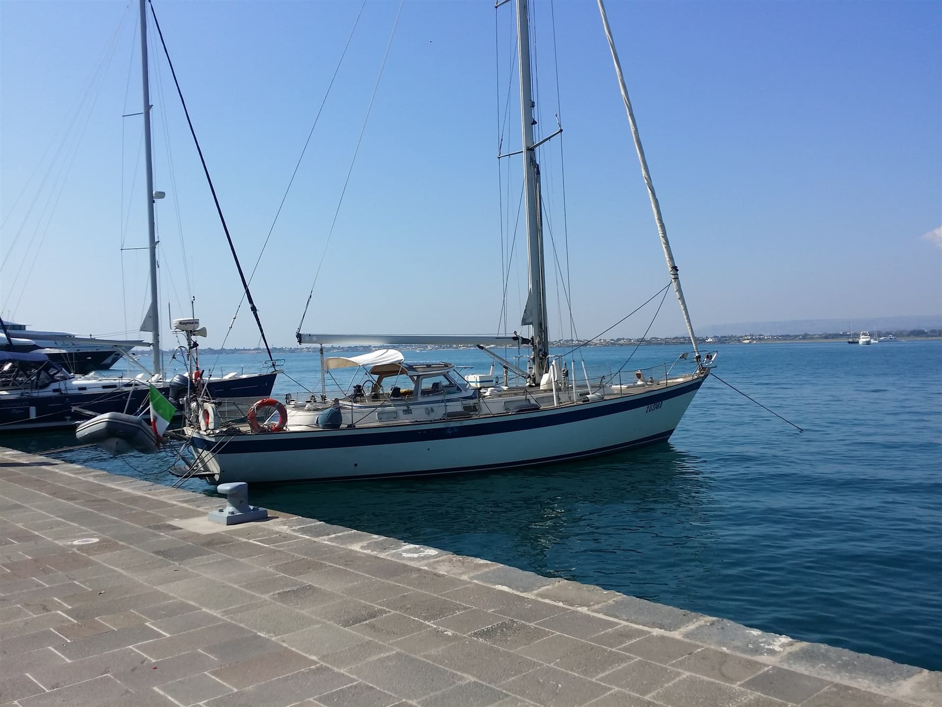 Hallberg Rassy Hr 45 - Interior View Hallberg Rassy Hr 45 - Interior View