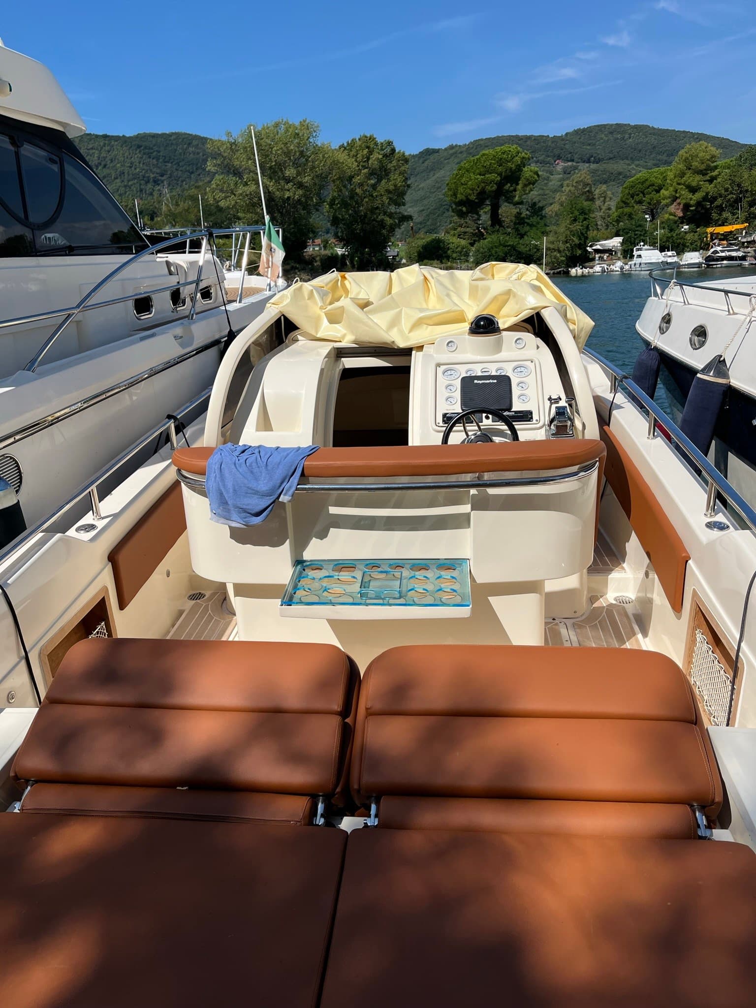 Supermarine Iguana 36 usato - dettaglio 1