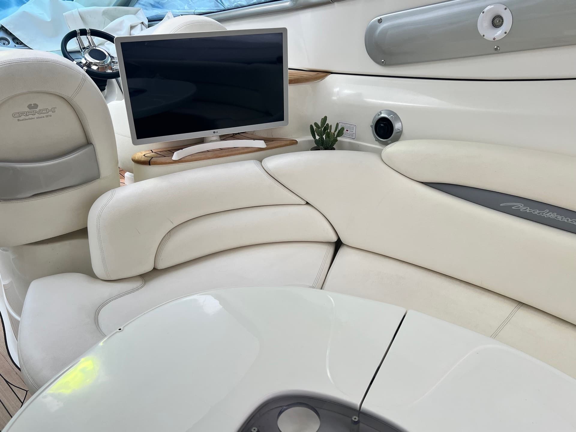 Cranchi Mediterranee 50 Hard Top - Deck View Cranchi Mediterranee 50 Hard Top - Deck View