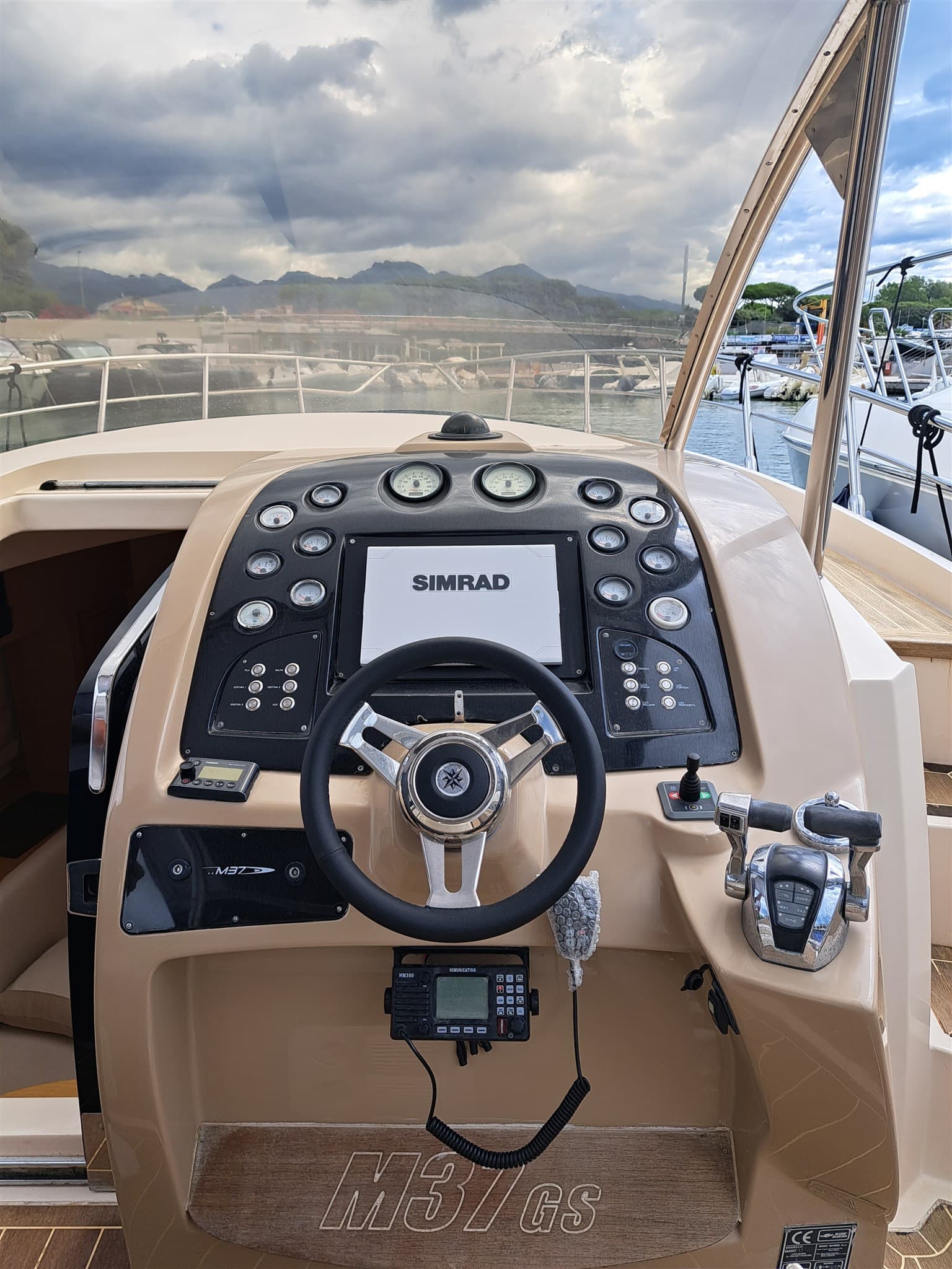 Manò Marine Manò 37 Gran Sport - Interior View Manò Marine Manò 37 Gran Sport - Interior View