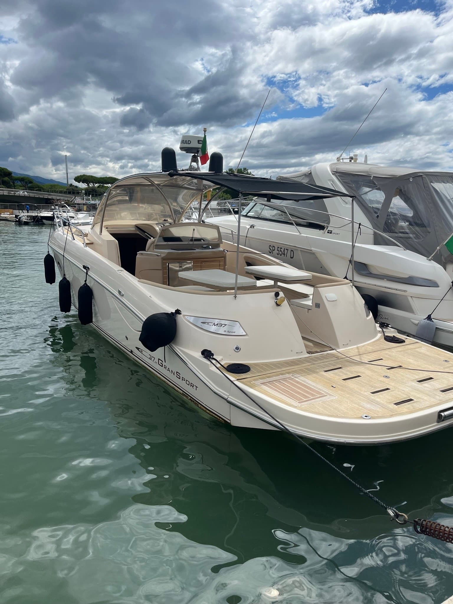 Manò Marine Manò 37 Gran Sport - Detail View 1 Manò Marine Manò 37 Gran Sport - Detail View 1