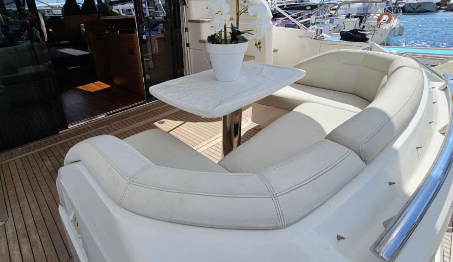 Princess Yachts 52 - Deck View Princess Yachts 52 - Deck View