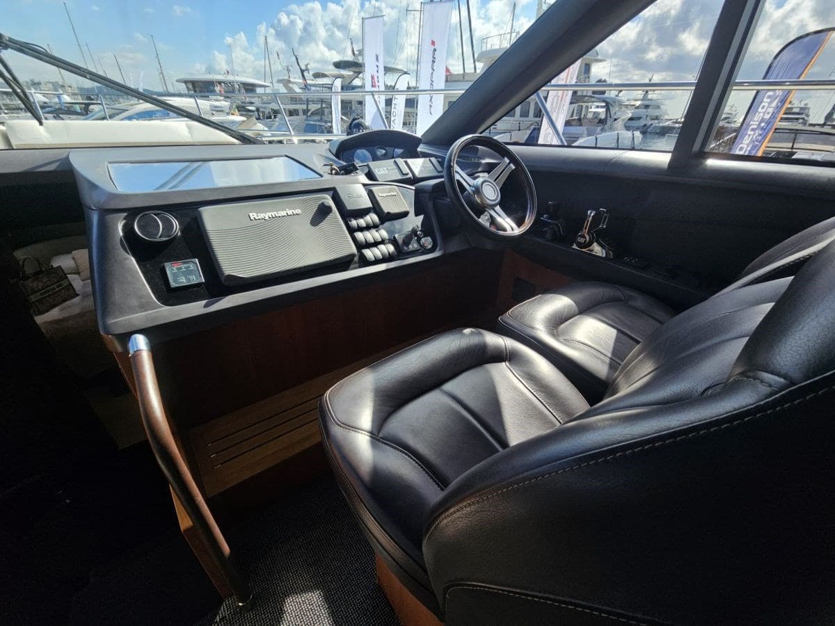 Princess Yachts V 52 gebraucht - Hauptbild 13