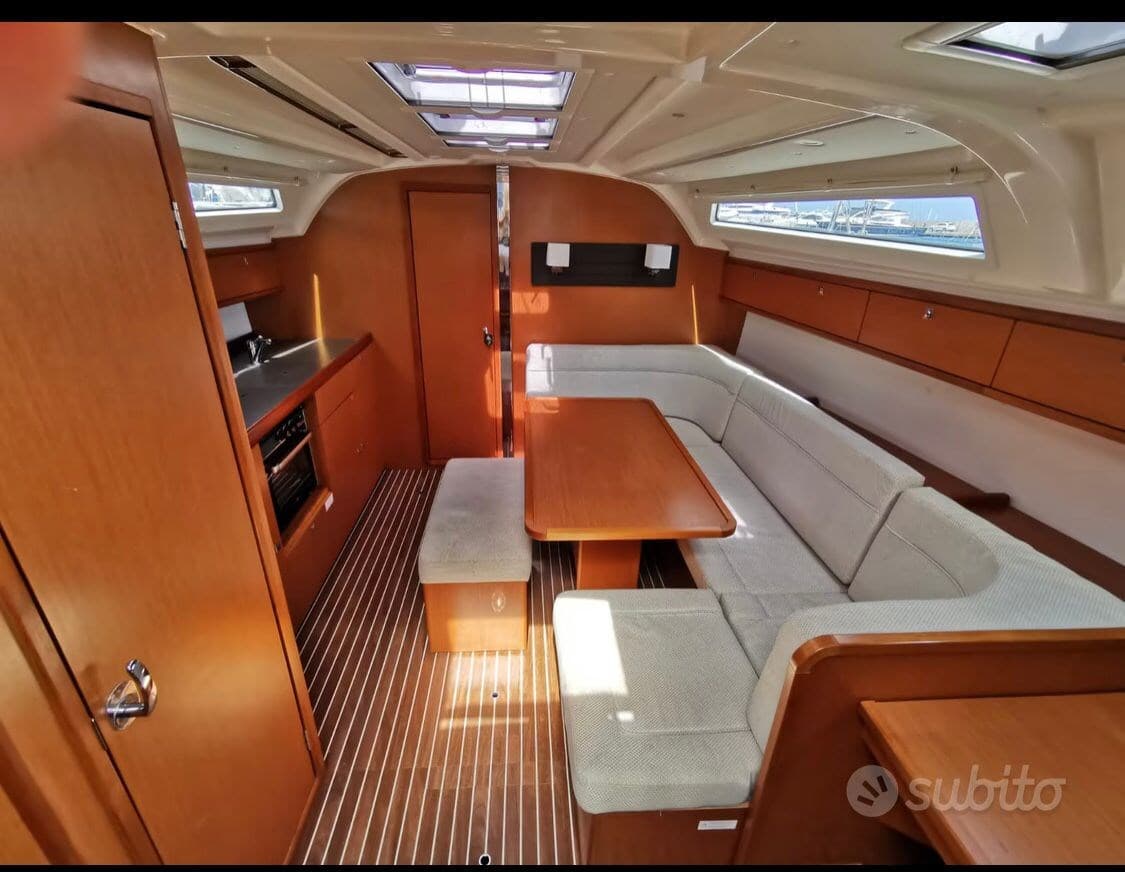 Bavaria 37 Cruiser - Deck View Bavaria 37 Cruiser - Deck View