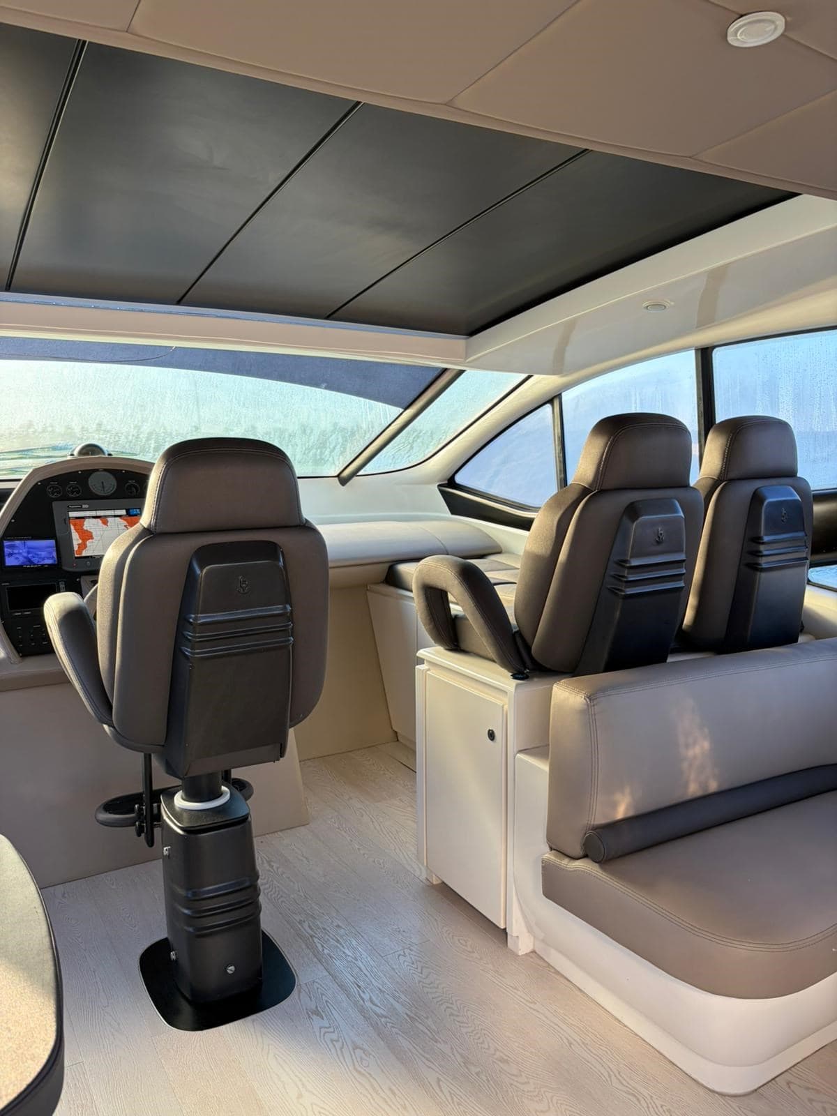 Pershing Pershing 62 - Detail View 1 Pershing Pershing 62 - Detail View 1