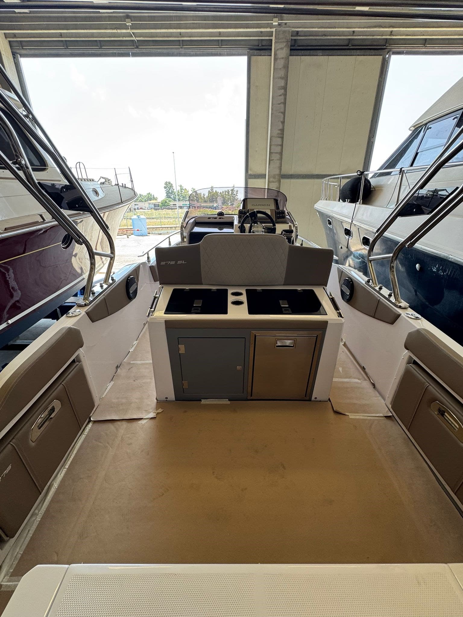 Ranieri 275 Sl - Deck View Ranieri 275 Sl - Deck View