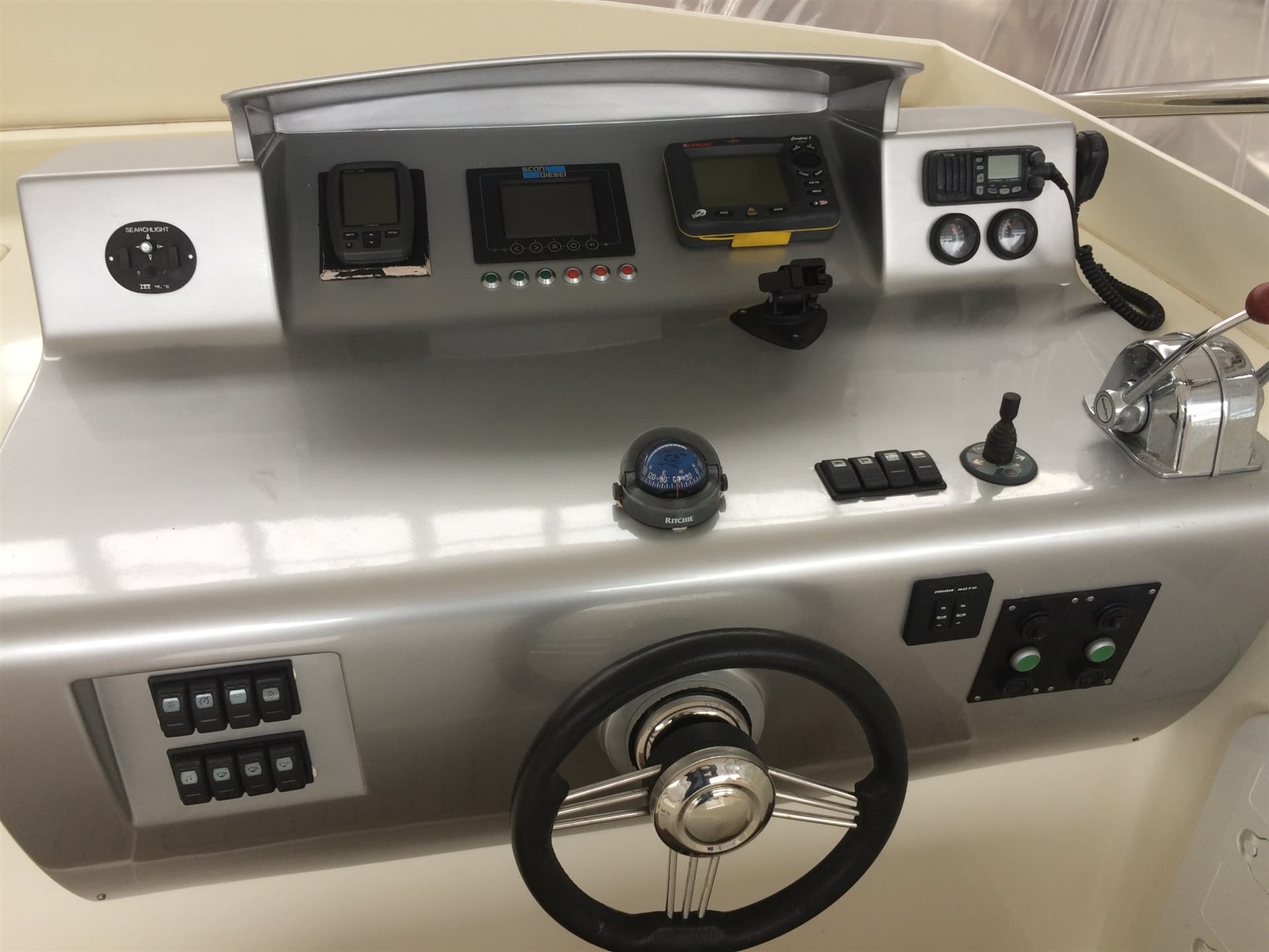 V Yacht V 40 - Detail View 1 V Yacht V 40 - Detail View 1