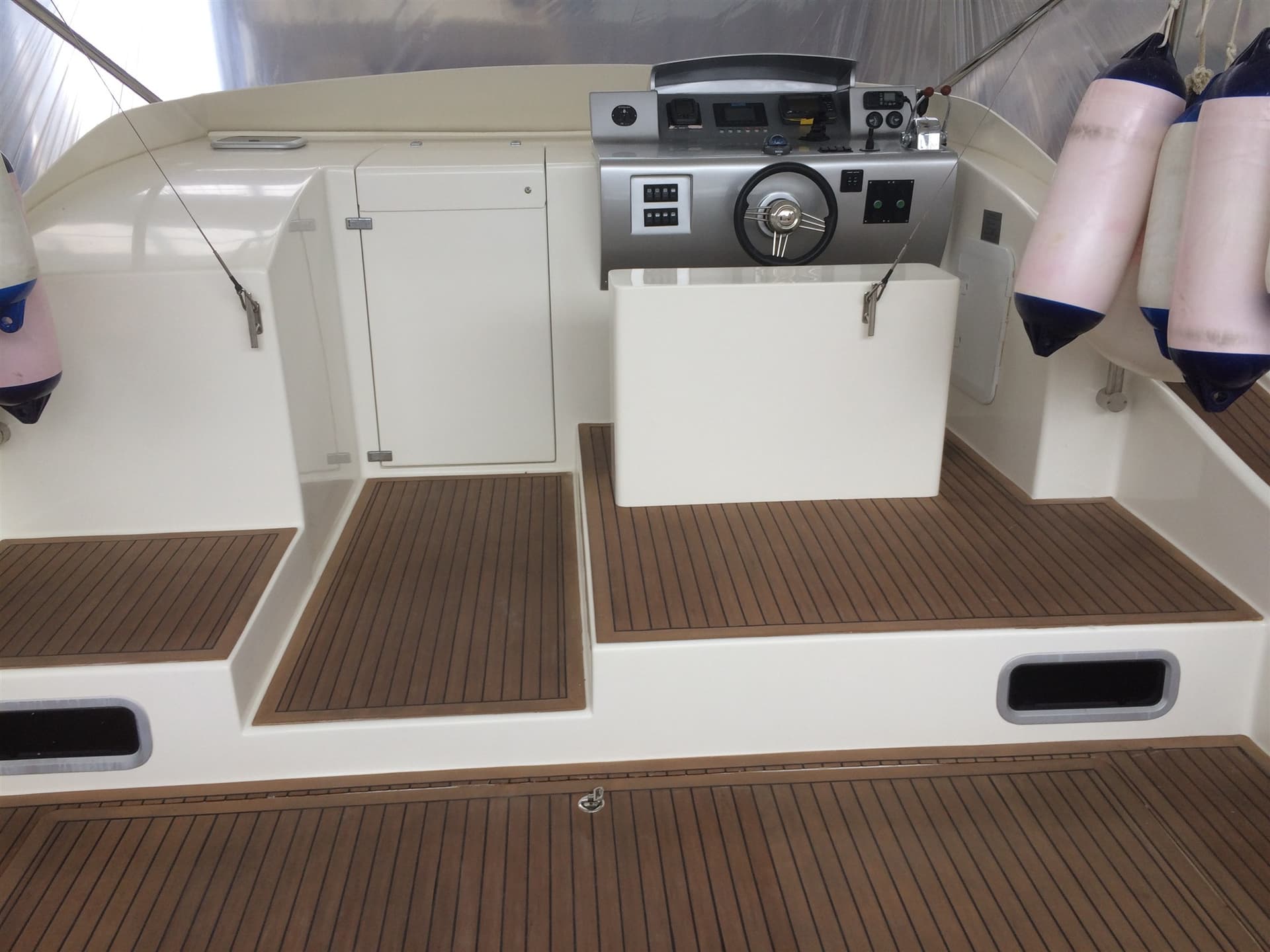 V Yacht V 40 - Interior View V Yacht V 40 - Interior View