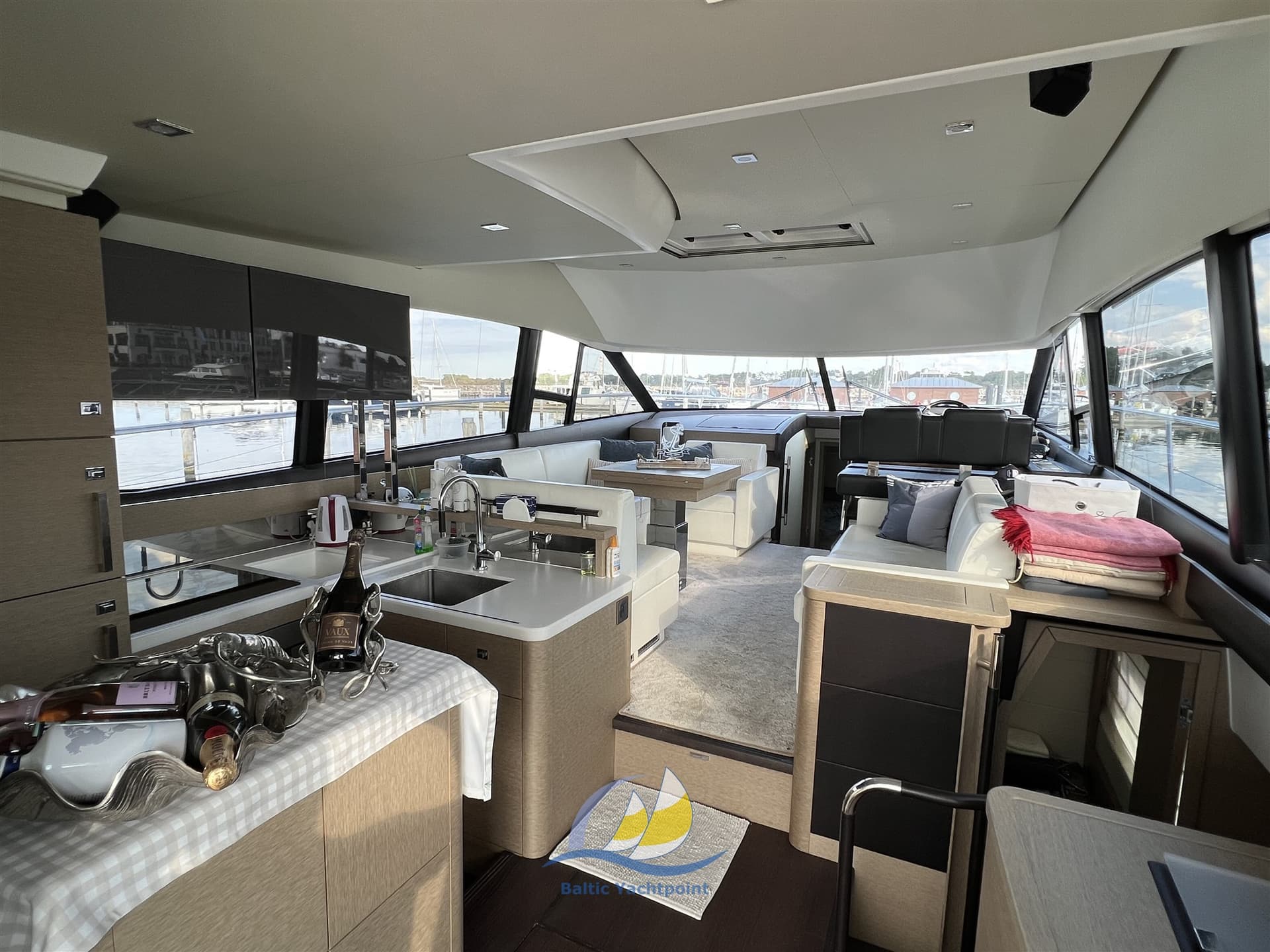 Prestige Yachts Prestige 500 Fly Top - Deck View Prestige Yachts Prestige 500 Fly Top - Deck View