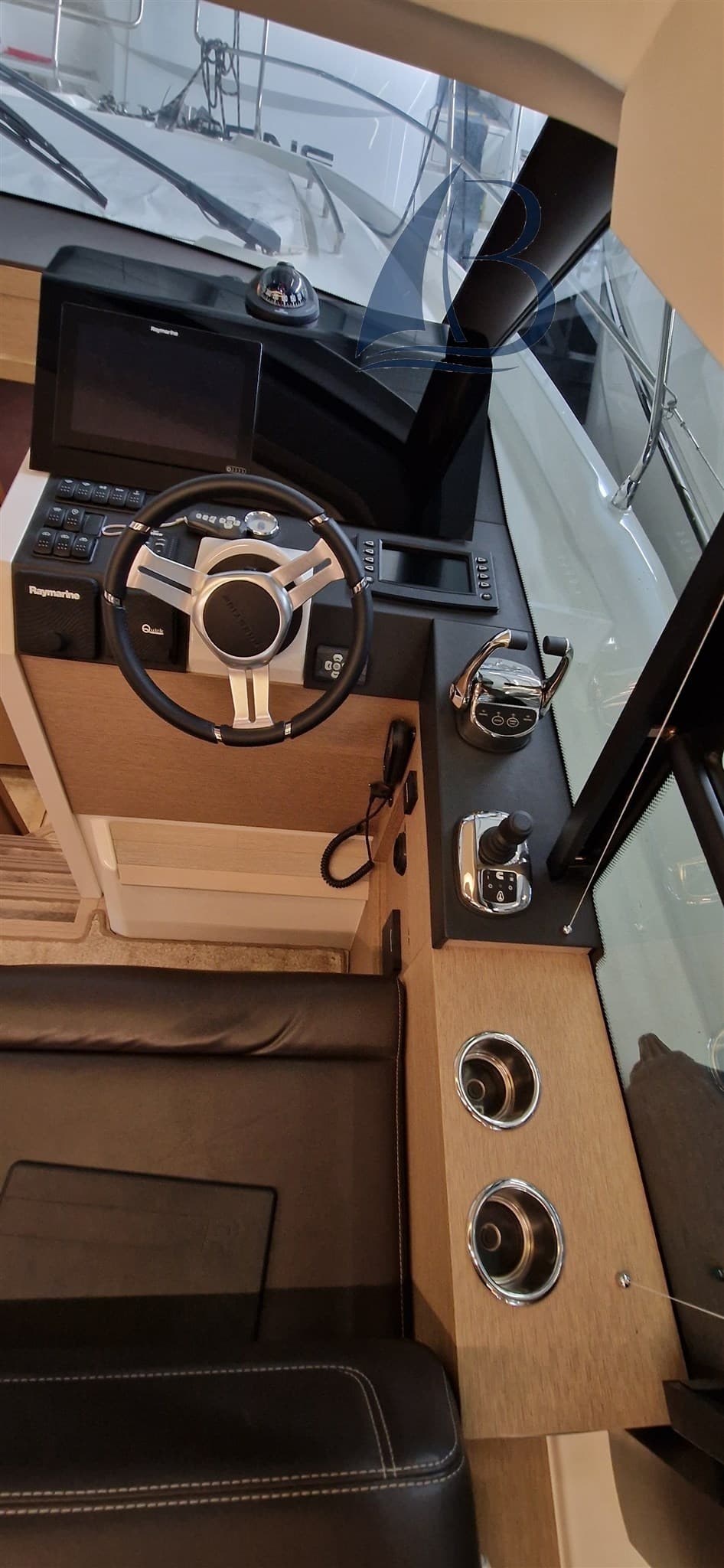 Prestige Yachts Prestige 420 Fly usato - foto hero 18