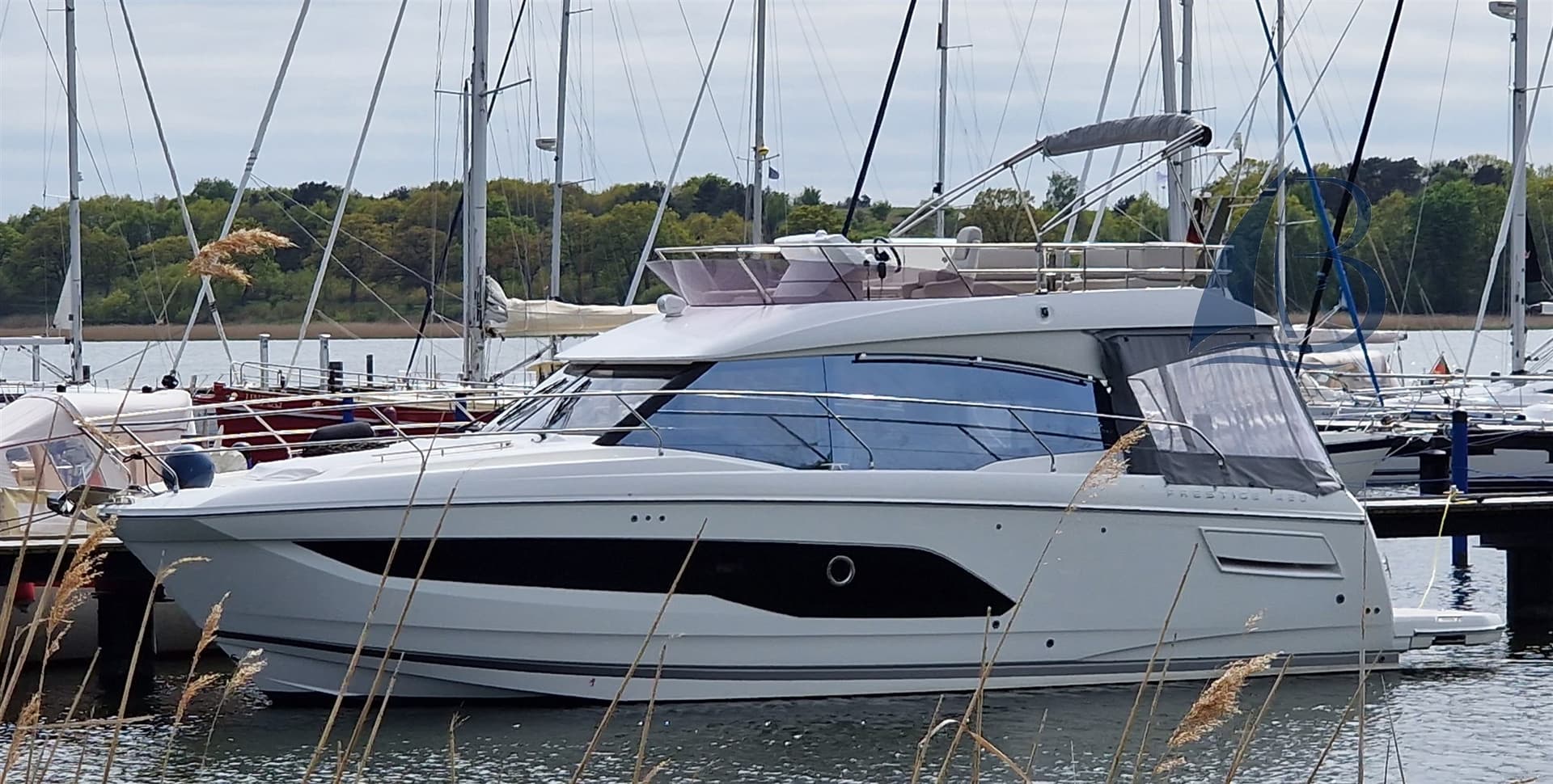 Prestige Yachts Prestige 420 Fly usato - foto hero 2