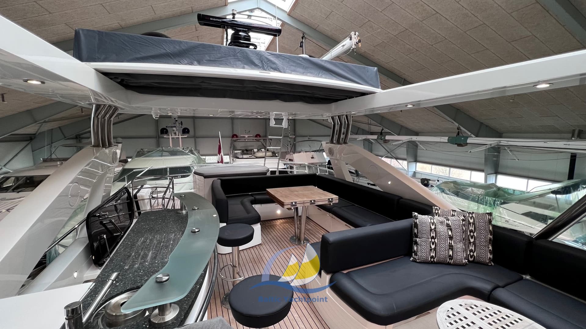 Sunseeker Manhattan 73 Custom Made- Stabi - Deck View Sunseeker Manhattan 73 Custom Made- Stabi - Deck View
