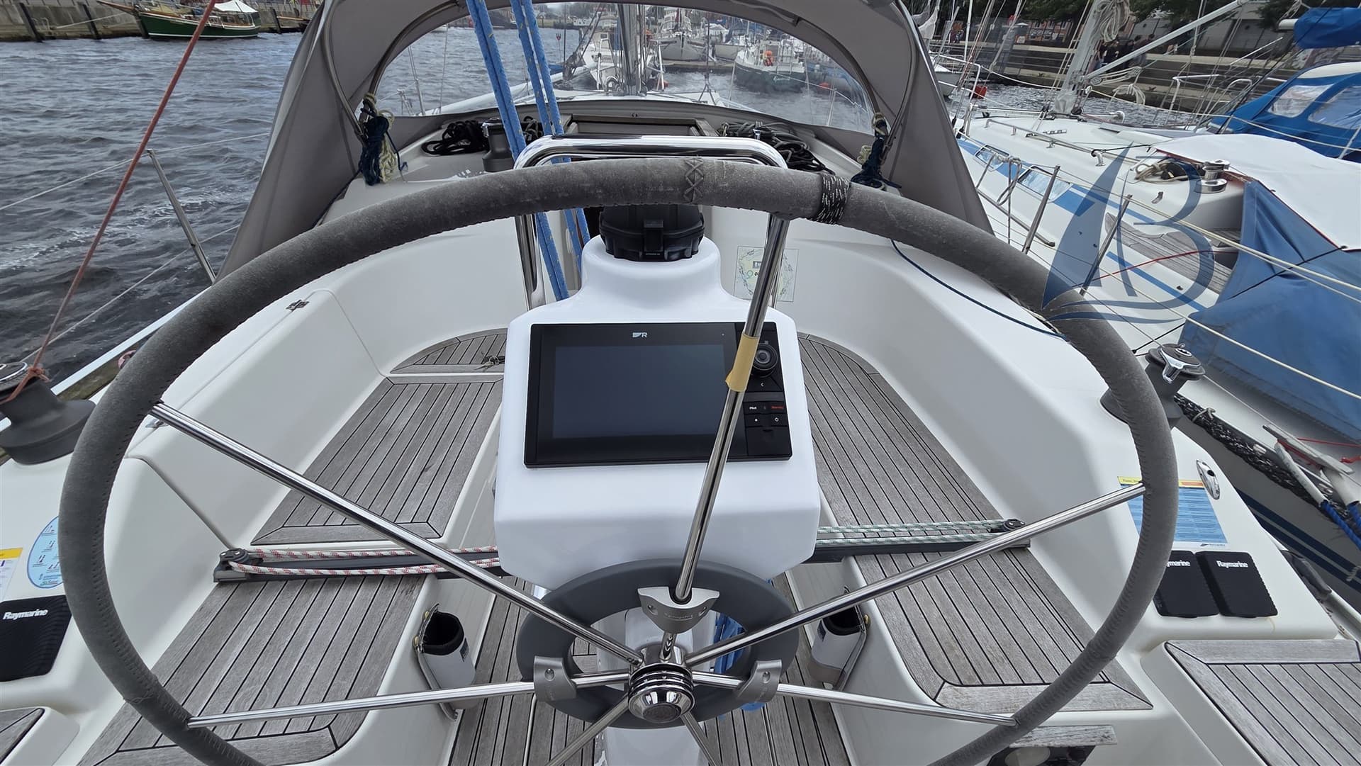 Hanse Hanse 320 used - hero image 3