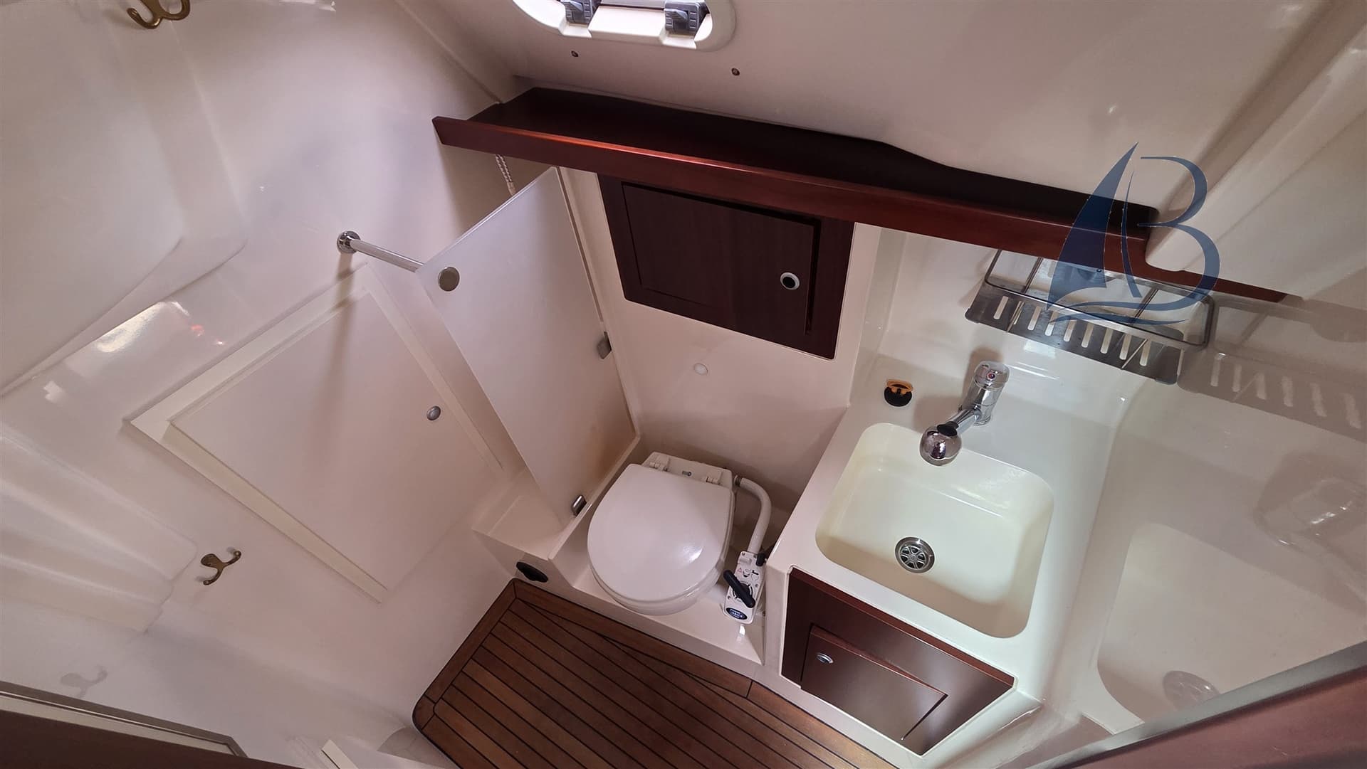 Hanse Hanse 320 used - hero image 18
