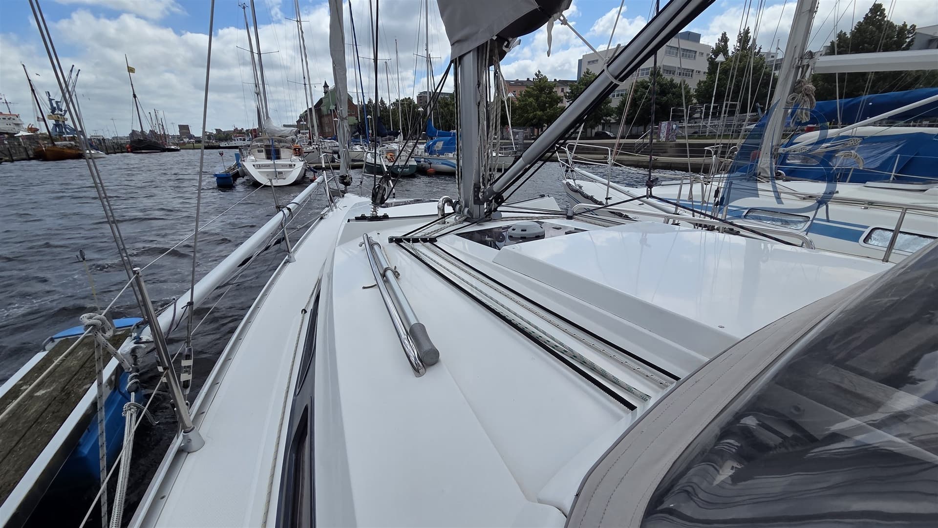 Hanse Hanse 320 used - hero image 5