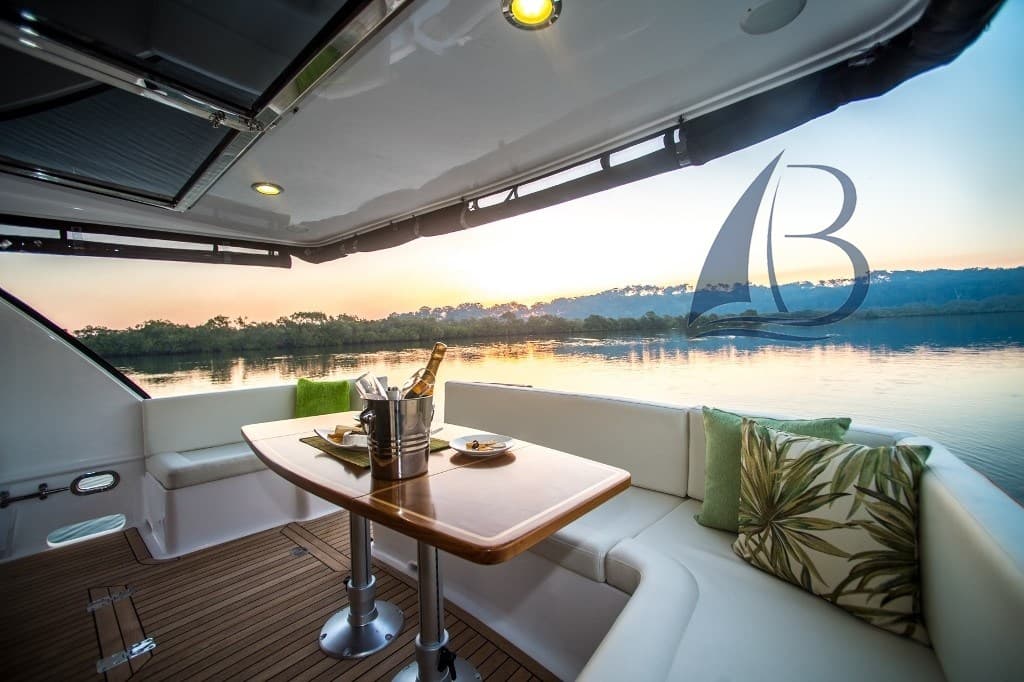 Integrity Motor Yachts Integrity 440 Sedan usato - foto hero 5