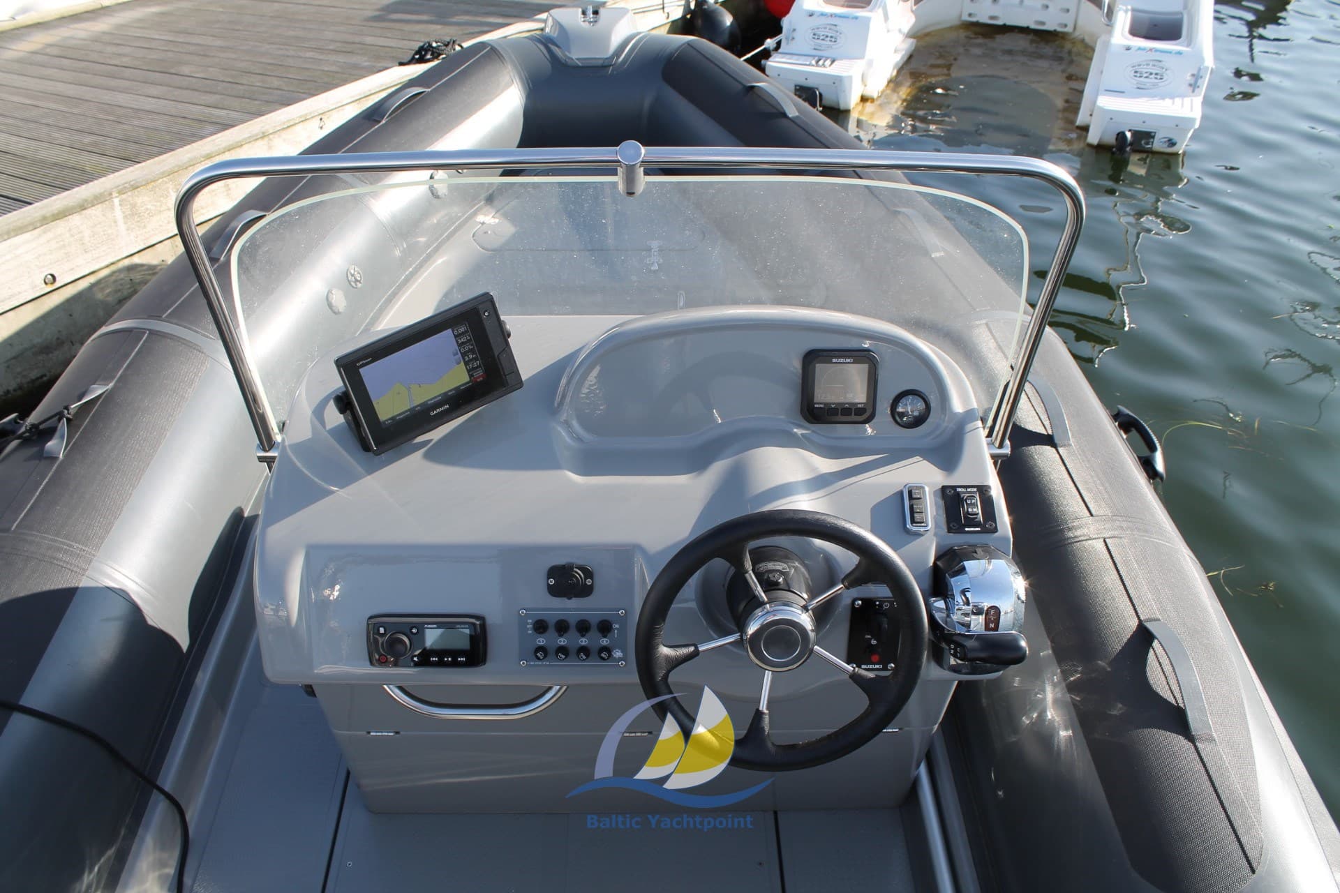 Adventure Boats Adventure Vesta 650 - Deck View Adventure Boats Adventure Vesta 650 - Deck View