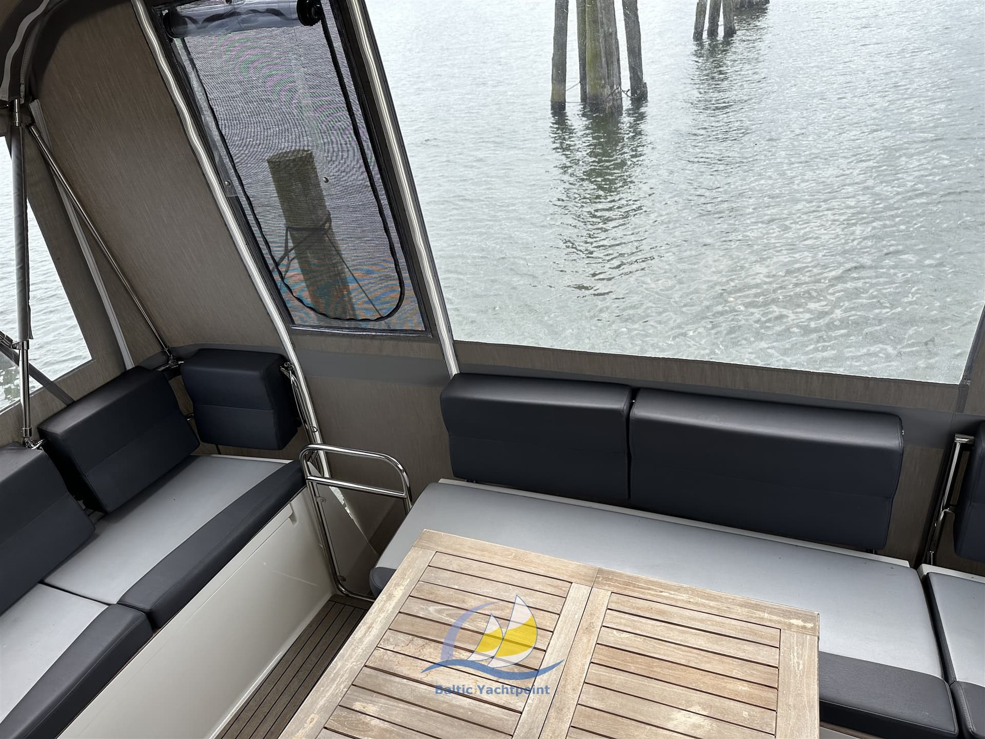 Delphia 1100 S Escape - Deck View Delphia 1100 S Escape - Deck View