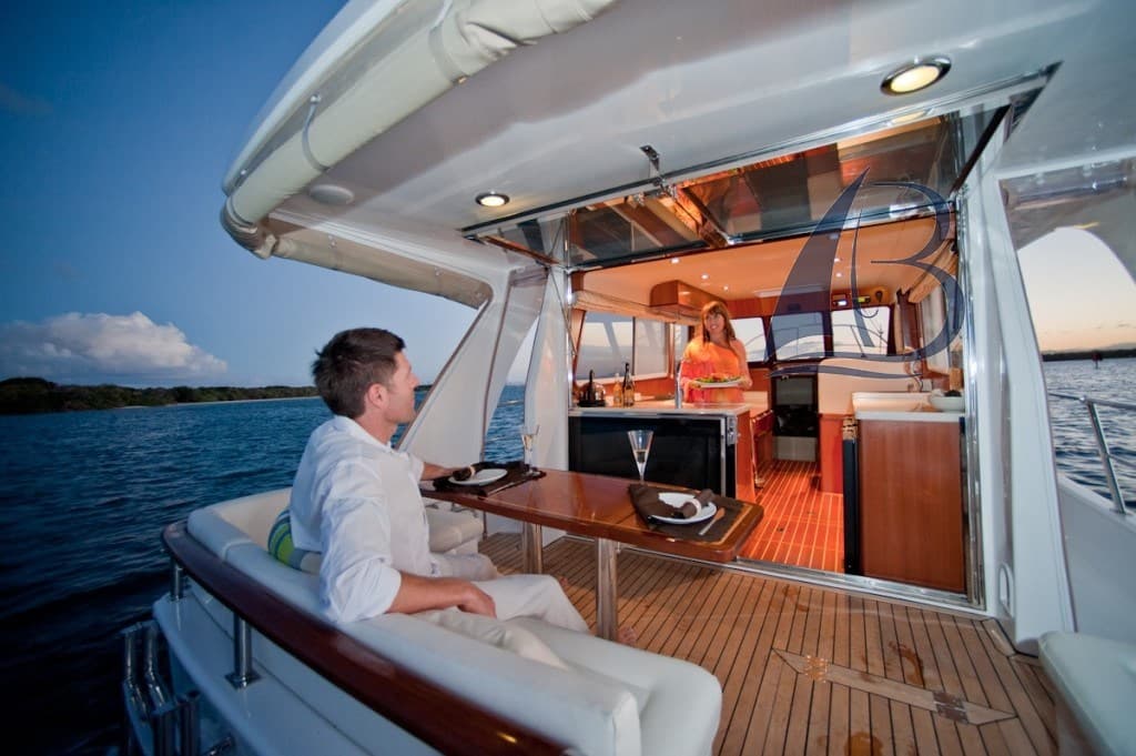 Integrity Motor Yachts Integrity 350 Sedan usato - foto hero 4