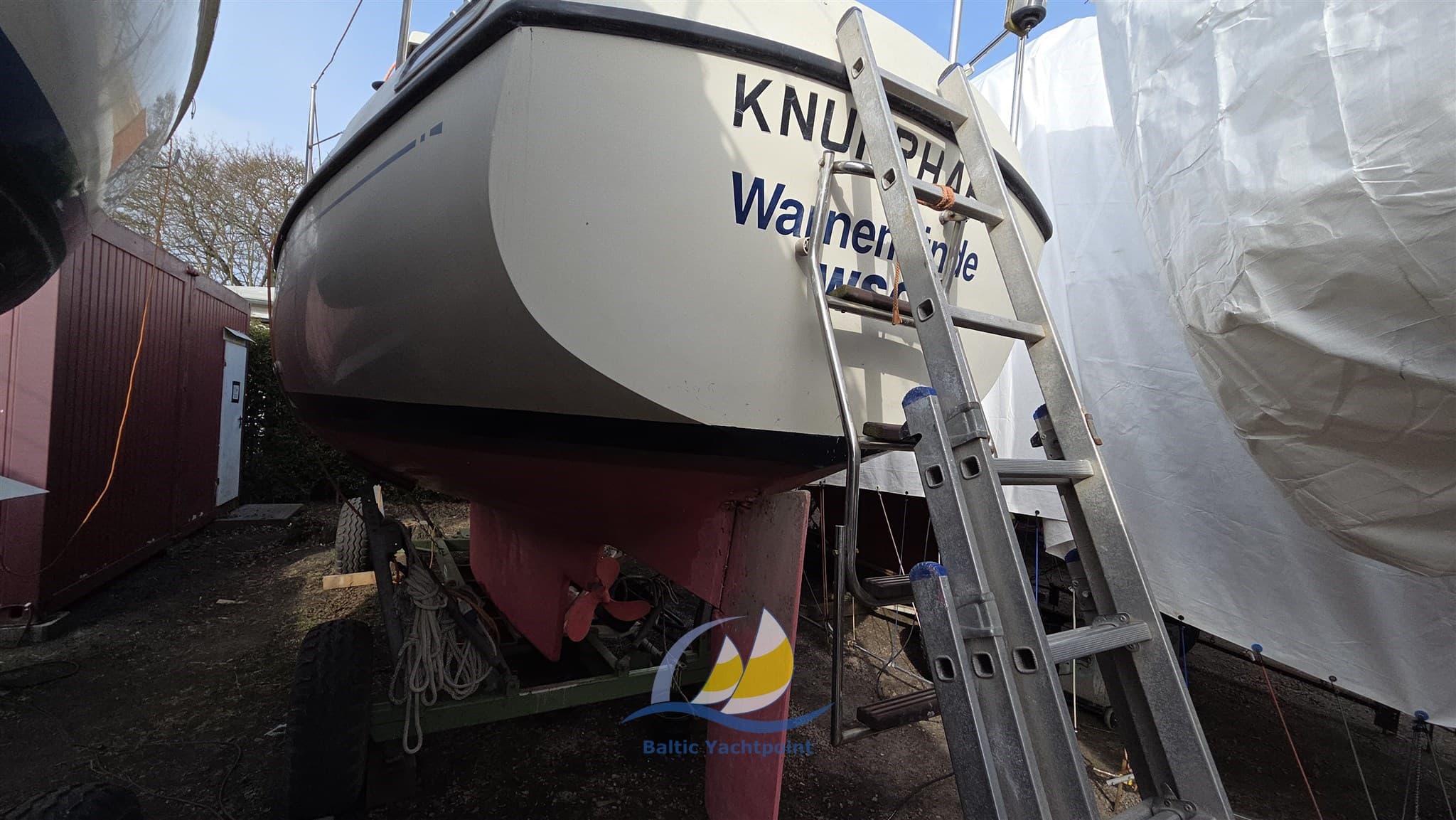 Mascot 28 - Deck View Mascot 28 - Deck View