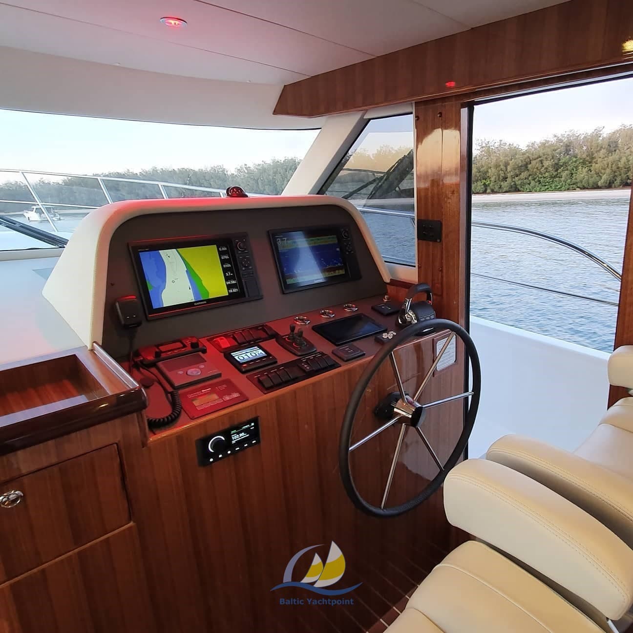 Integrity 460 Sx - Deck View Integrity 460 Sx - Deck View