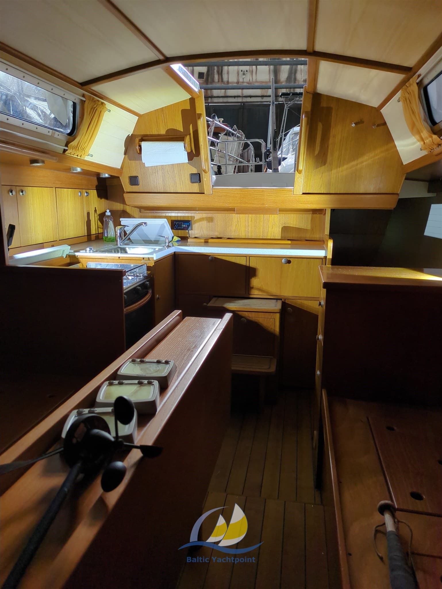 Luffe 37 - Deck View Luffe 37 - Deck View