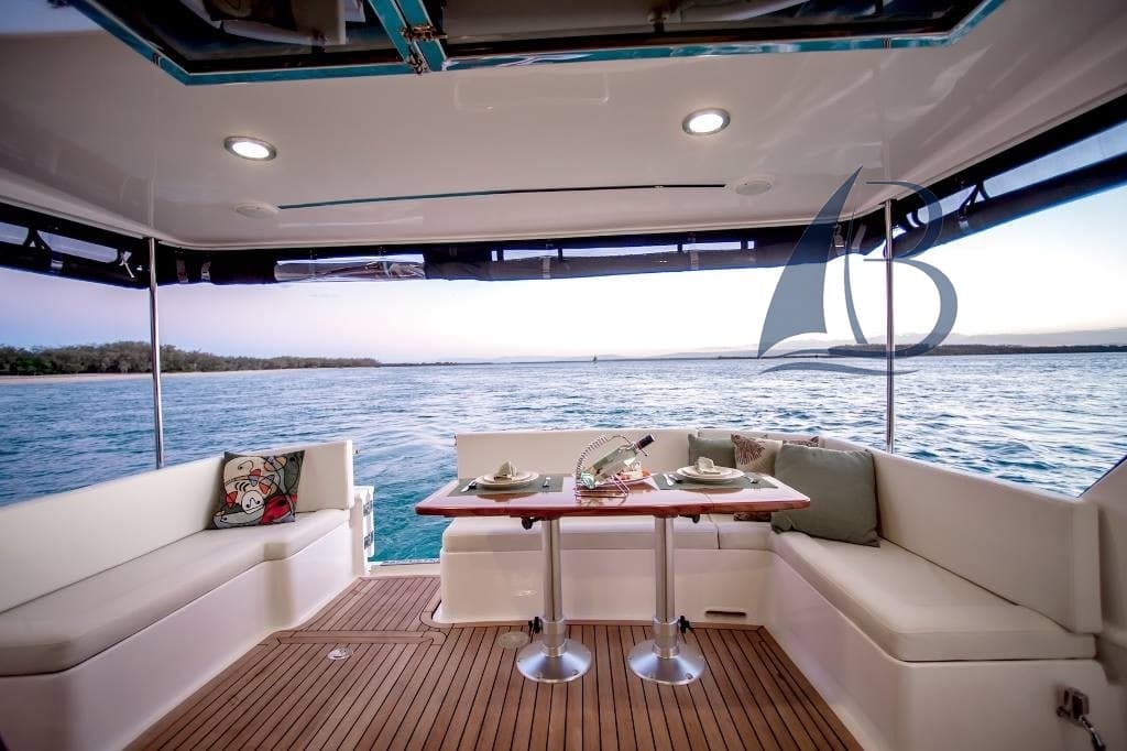 Integrity Motor Yachts Integrity 380 Fly gebraucht - Hauptbild 2