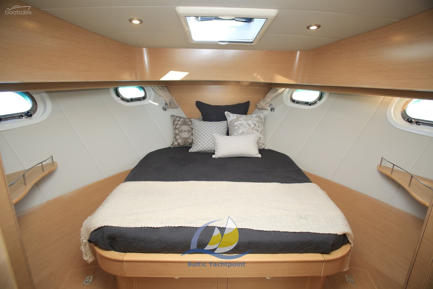 Integrity 340 Sx - Deck View Integrity 340 Sx - Deck View