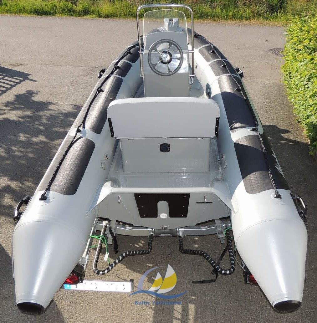 Adventure Boats Adventure Vesta 450 - Deck View Adventure Boats Adventure Vesta 450 - Deck View