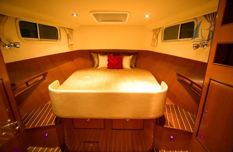 Integrity Motor Yachts Integrity 380 Sedan usato - foto hero 18