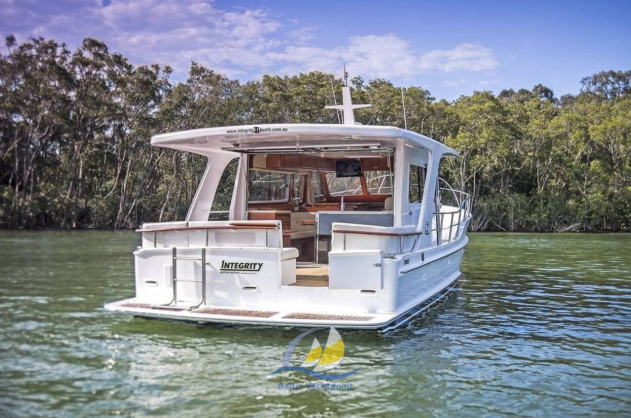 Integrity Motor Yachts Integrity 380 Sedan - Deck View Integrity Motor Yachts Integrity 380 Sedan - Deck View