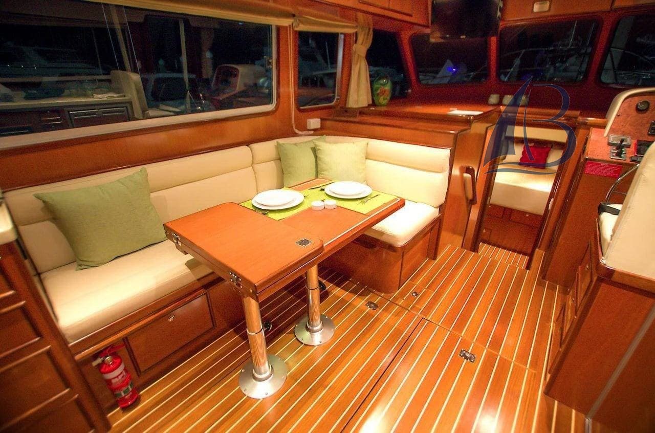 Integrity Motor Yachts Integrity 380 Sedan usato - foto hero 9