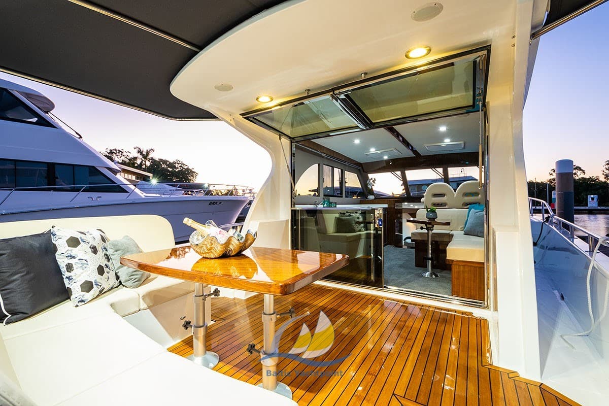 Integrity Motor Yachts Integrity Newport 460 - Deck View Integrity Motor Yachts Integrity Newport 460 - Deck View