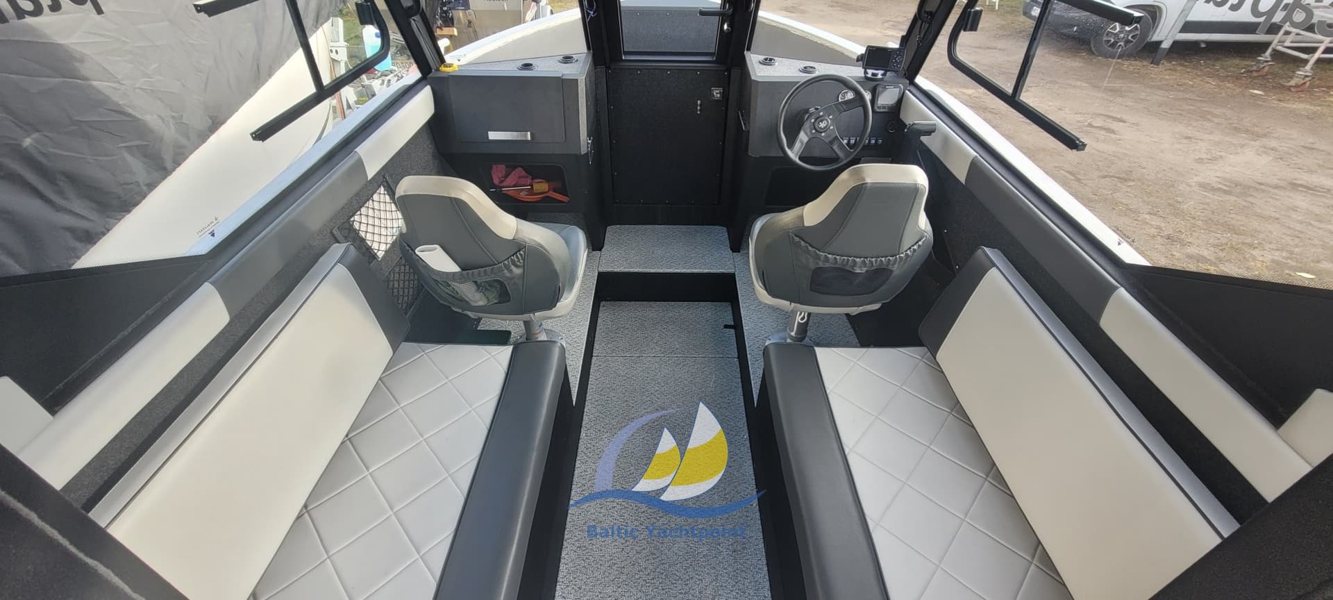 Realcraft 600 Cabine - Deck View Realcraft 600 Cabine - Deck View