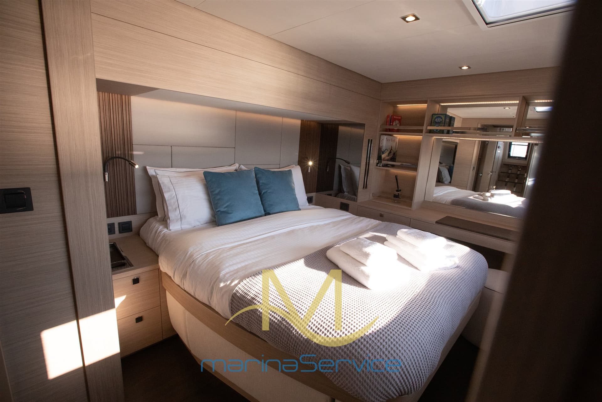 Lagoon 60 - Deck View Lagoon 60 - Deck View