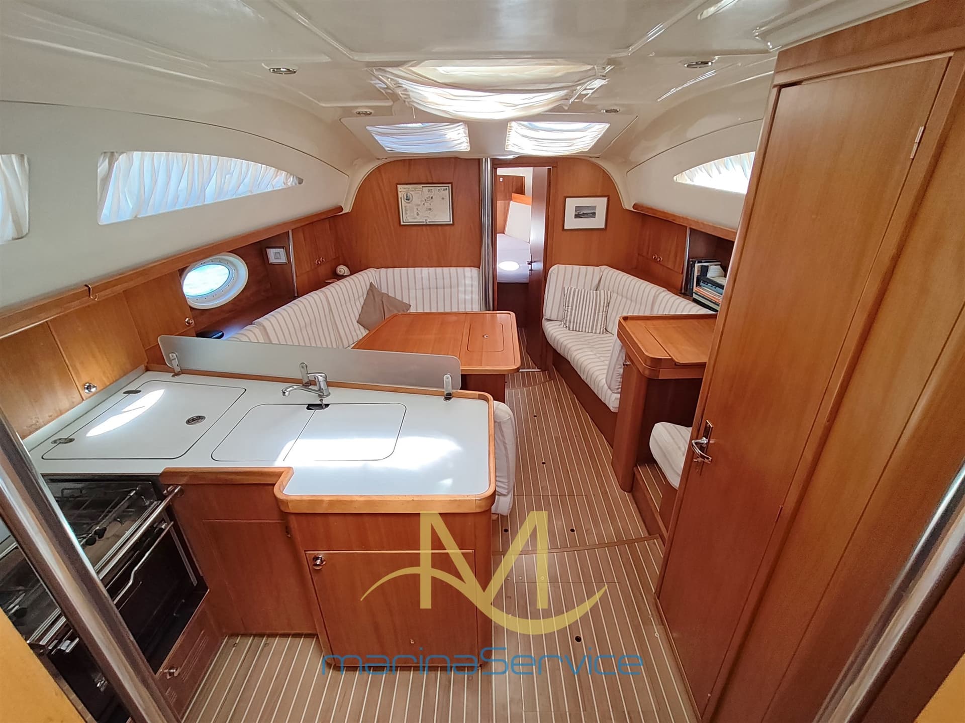 Elan 374 Impression d'occasion - image hero 17