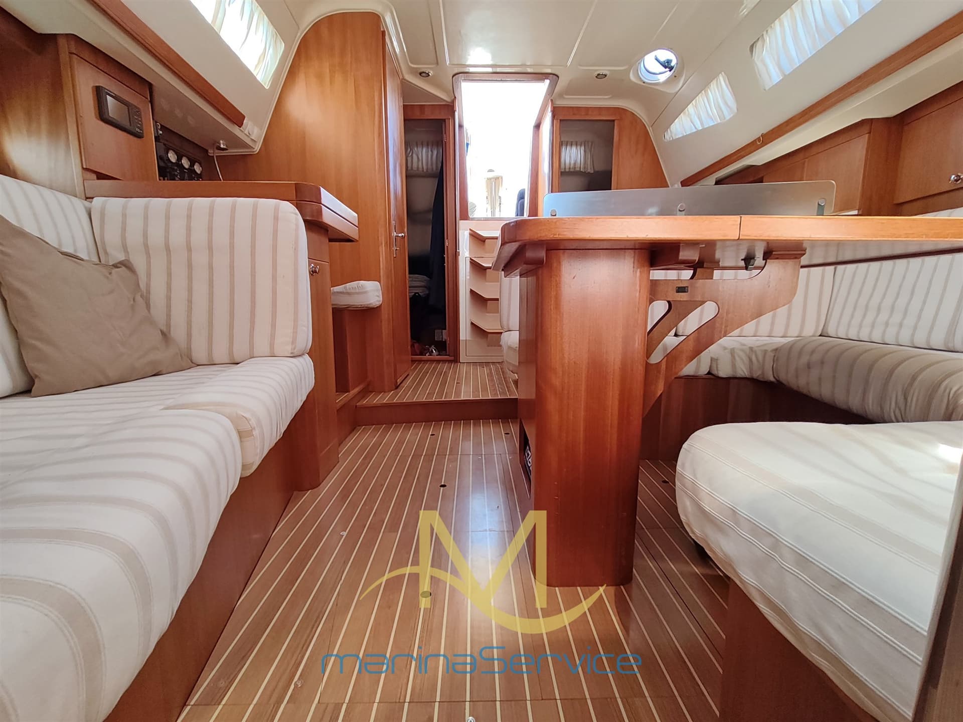 Elan 374 Impression d'occasion - image hero 22