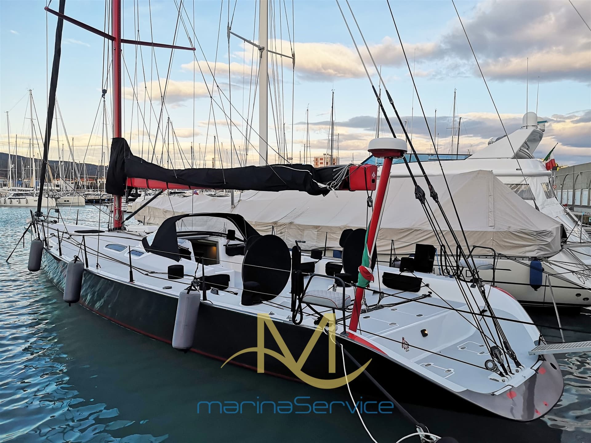 Bakewell-White Pocket Maxi - Interior View Bakewell-White Pocket Maxi - Interior View