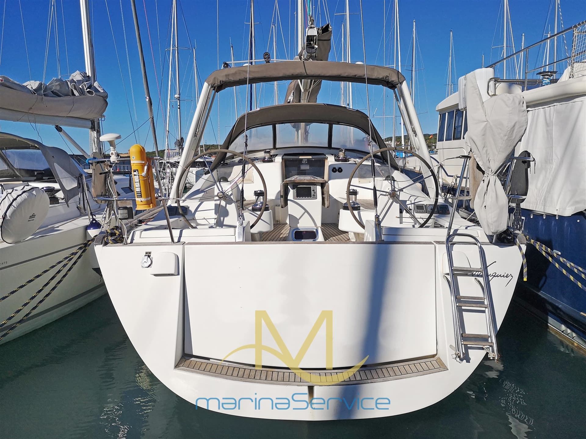 Wauquiez 47 Pilot Saloon - Interior View Wauquiez 47 Pilot Saloon - Interior View