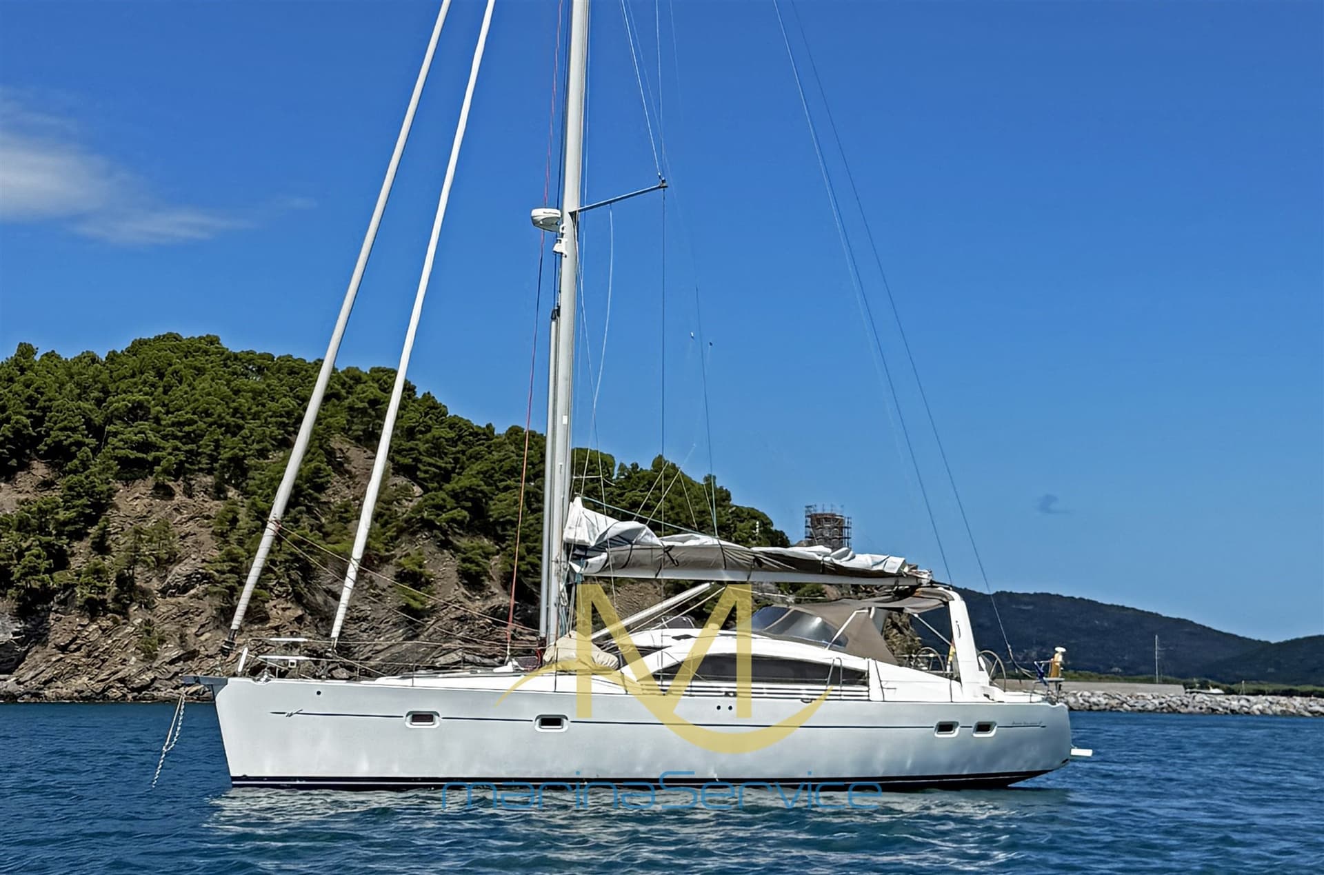 Wauquiez 47 Pilot Saloon - Main View Wauquiez 47 Pilot Saloon - Main View