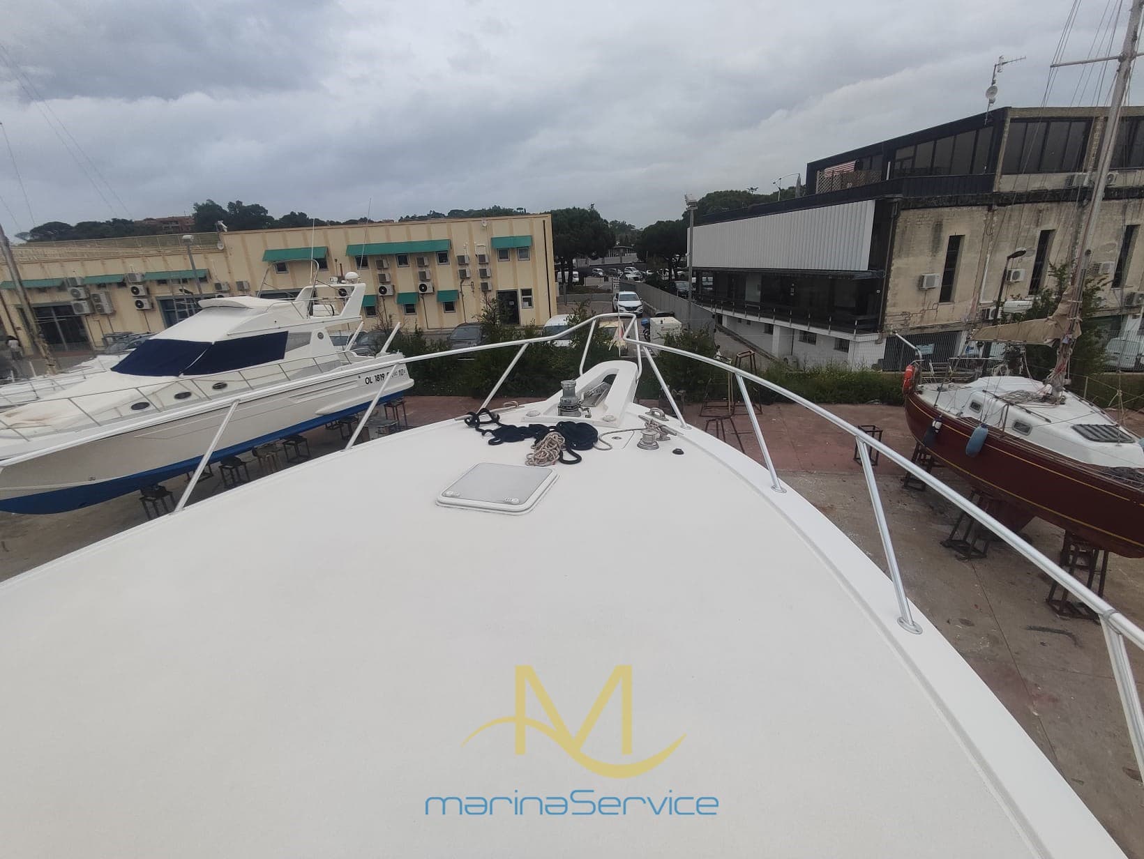 Hatteras 54 Convertible - Interior View Hatteras 54 Convertible - Interior View